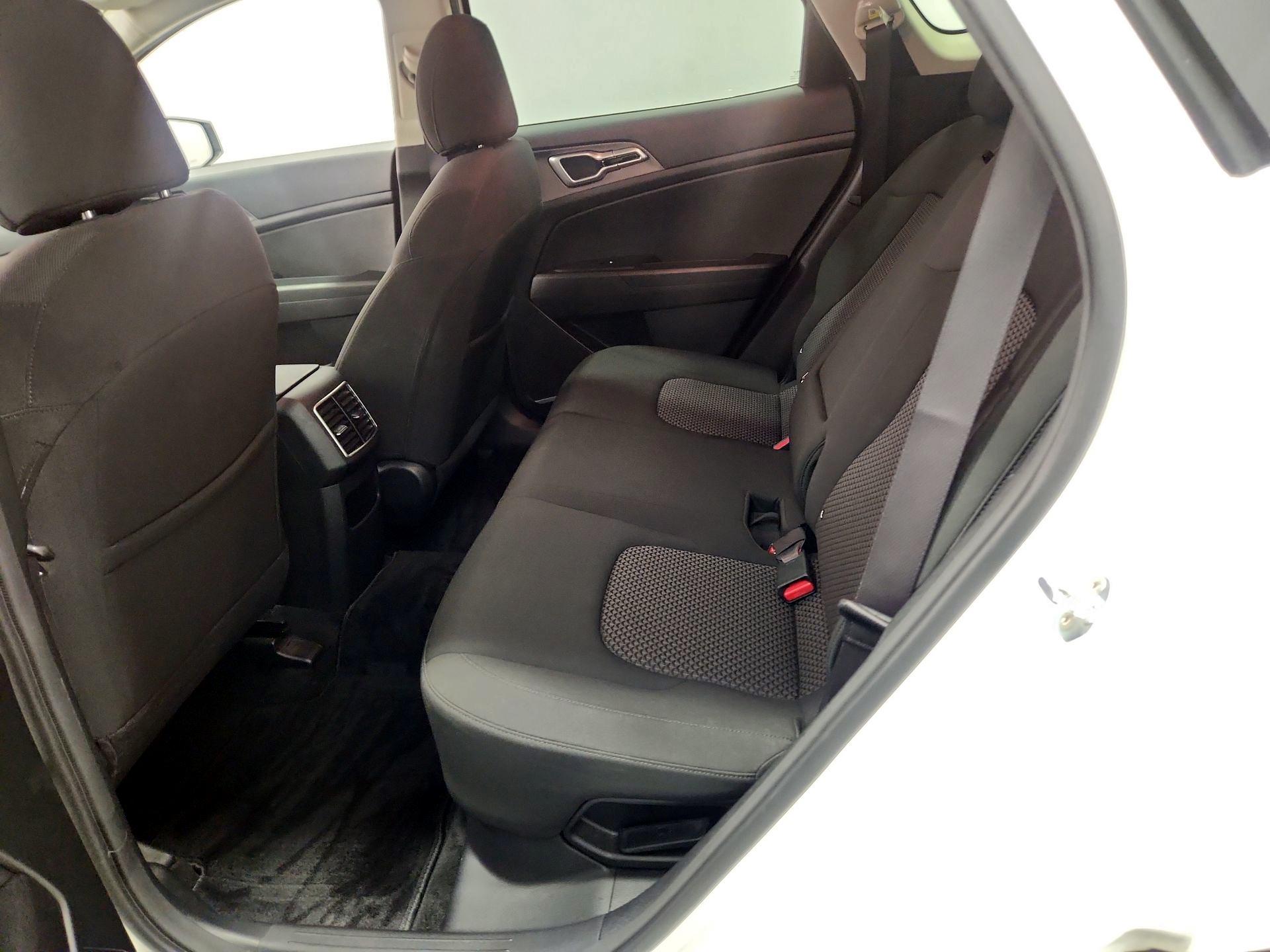 Thumbnail: 2023 Kia Sportage - 19