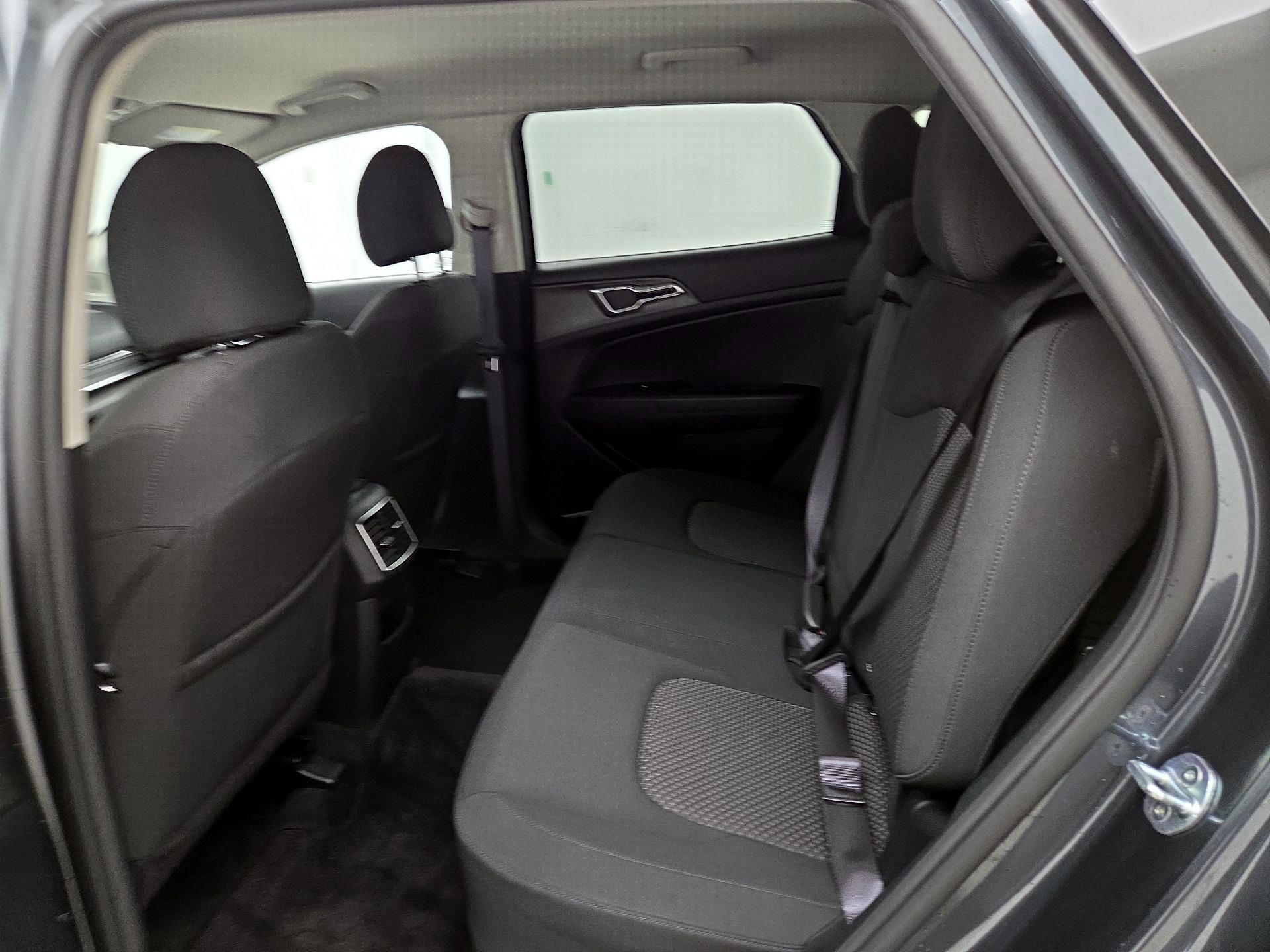 Thumbnail: 2023 Kia Sportage - 19