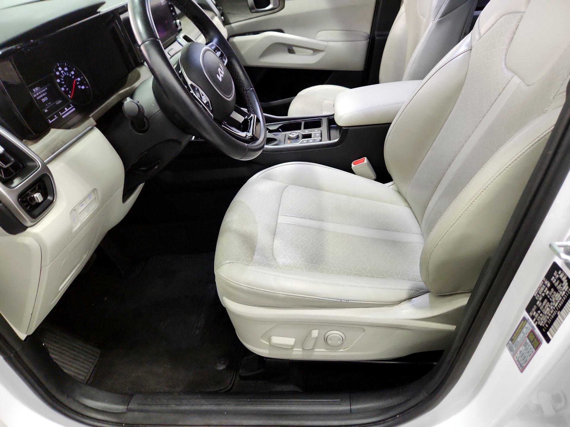 Thumbnail: 2022 Kia Sorento - 11