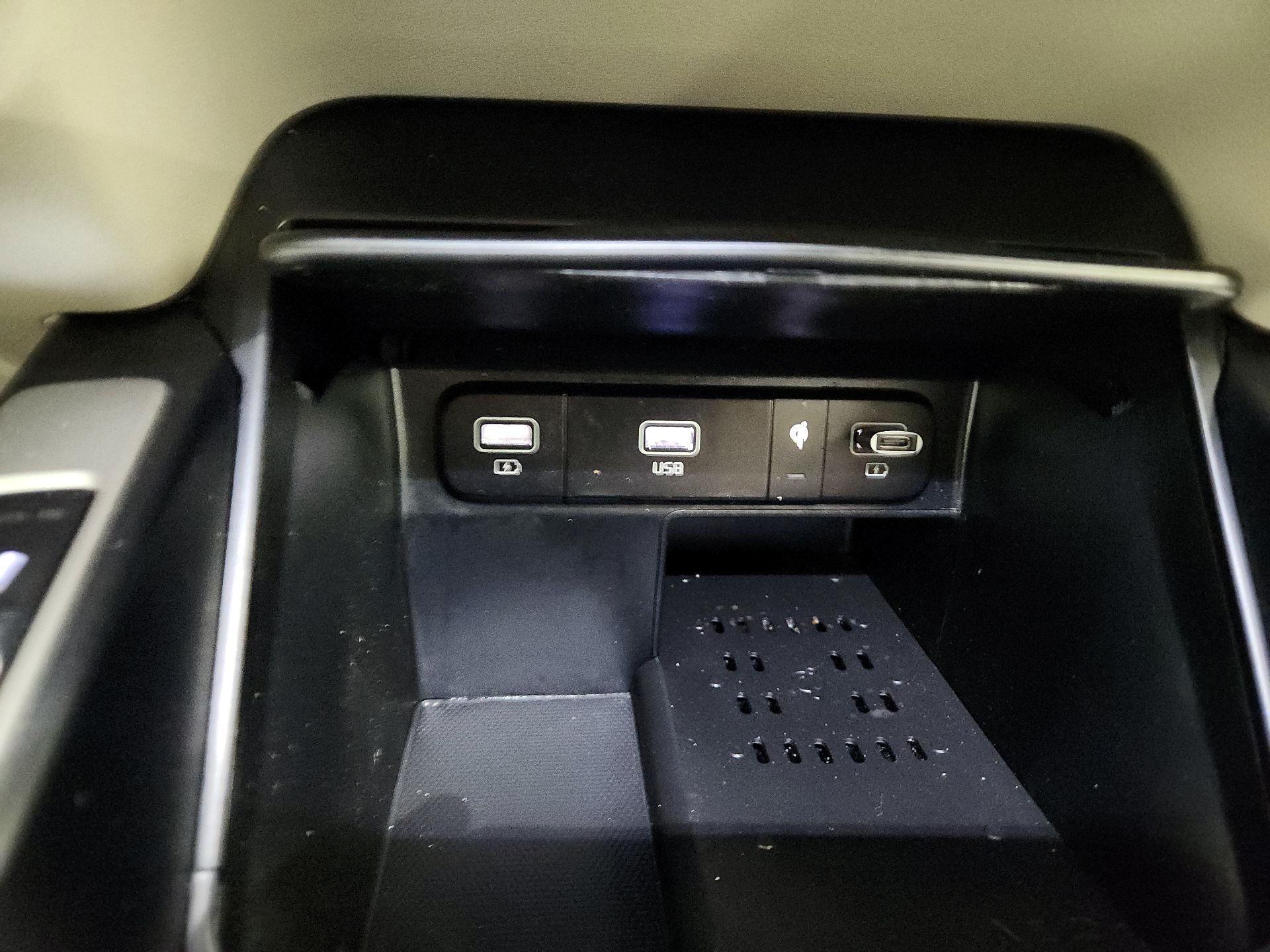 Thumbnail: 2022 Kia Sorento - 18