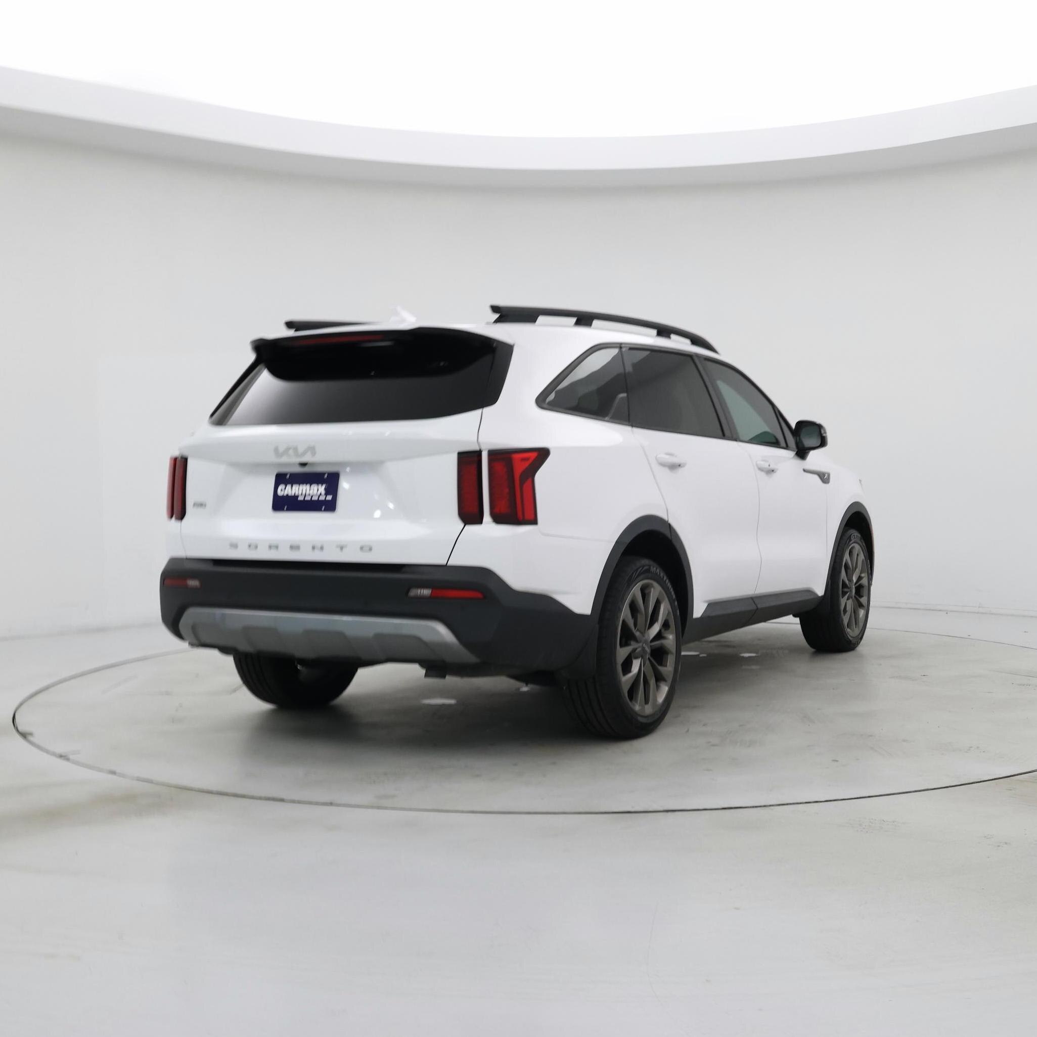 Thumbnail: 2022 Kia Sorento - 8