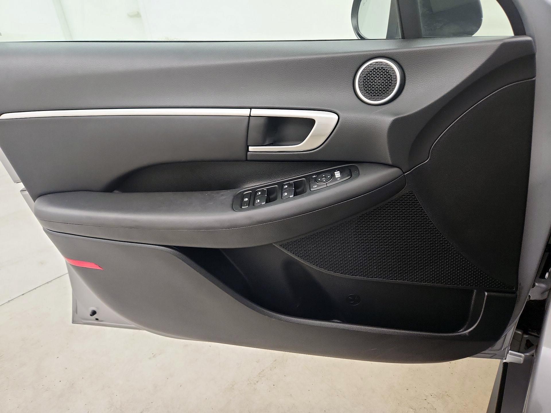 Thumbnail: 2023 Hyundai Sonata - 10