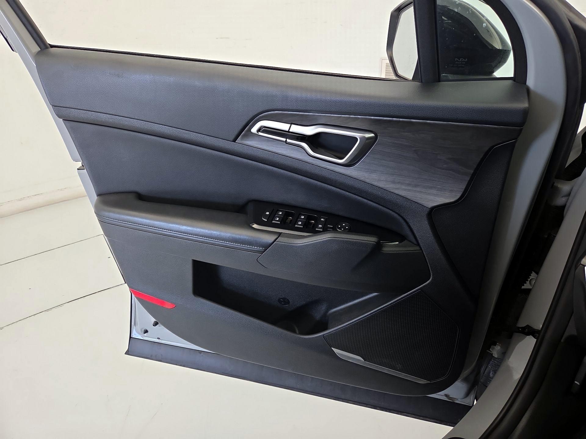 Thumbnail: 2023 Kia Sportage - 12