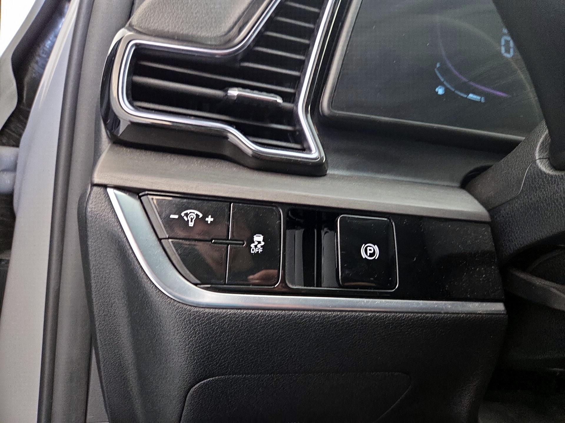 Thumbnail: 2023 Kia Sportage - 13