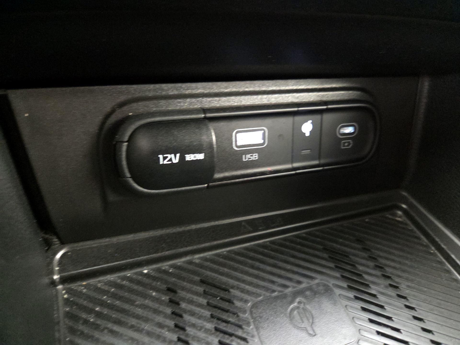 Thumbnail: 2023 Kia Sportage - 18