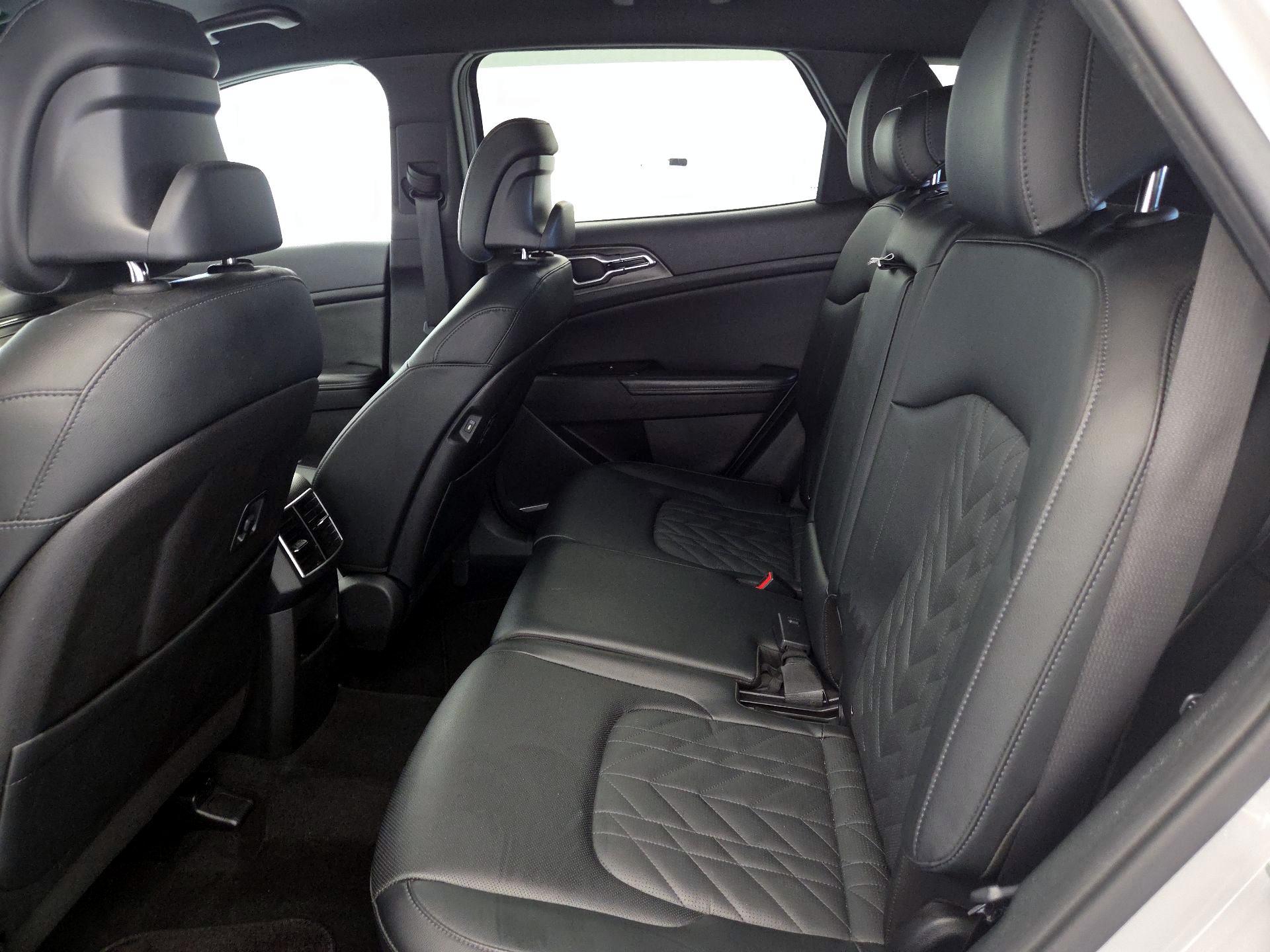 Thumbnail: 2023 Kia Sportage - 19