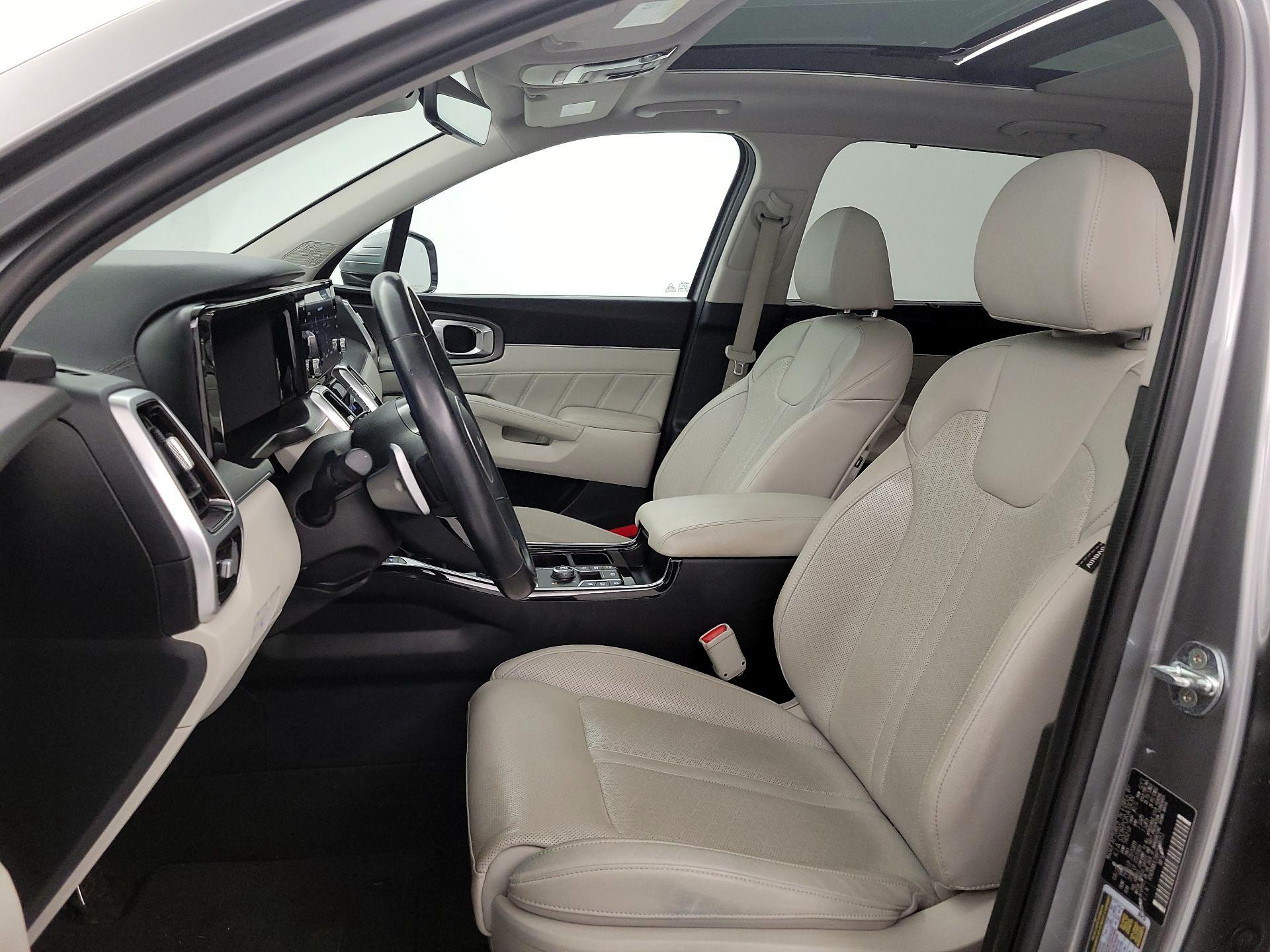 Thumbnail: 2023 Kia Sorento - 11