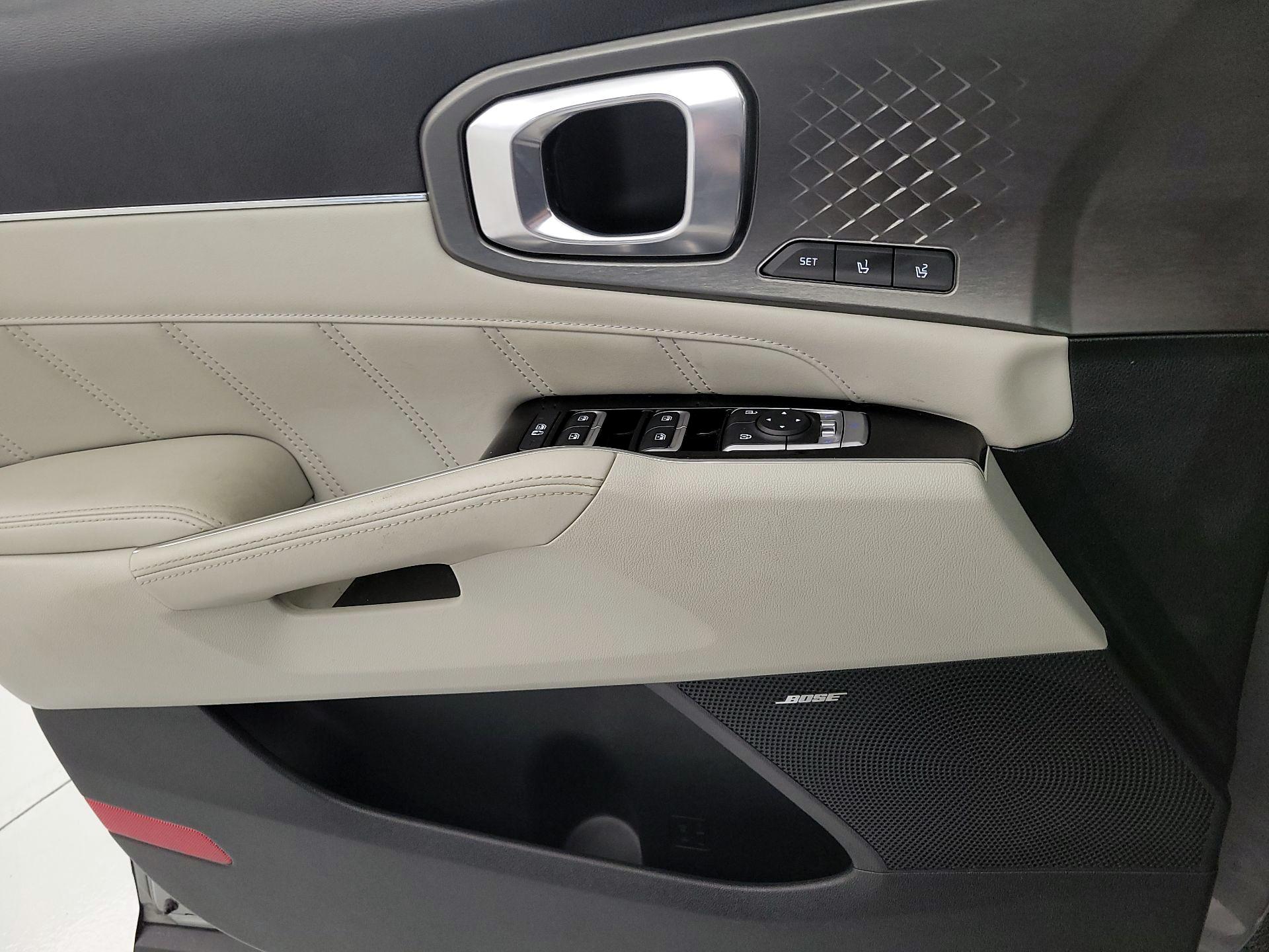 Thumbnail: 2023 Kia Sorento - 12