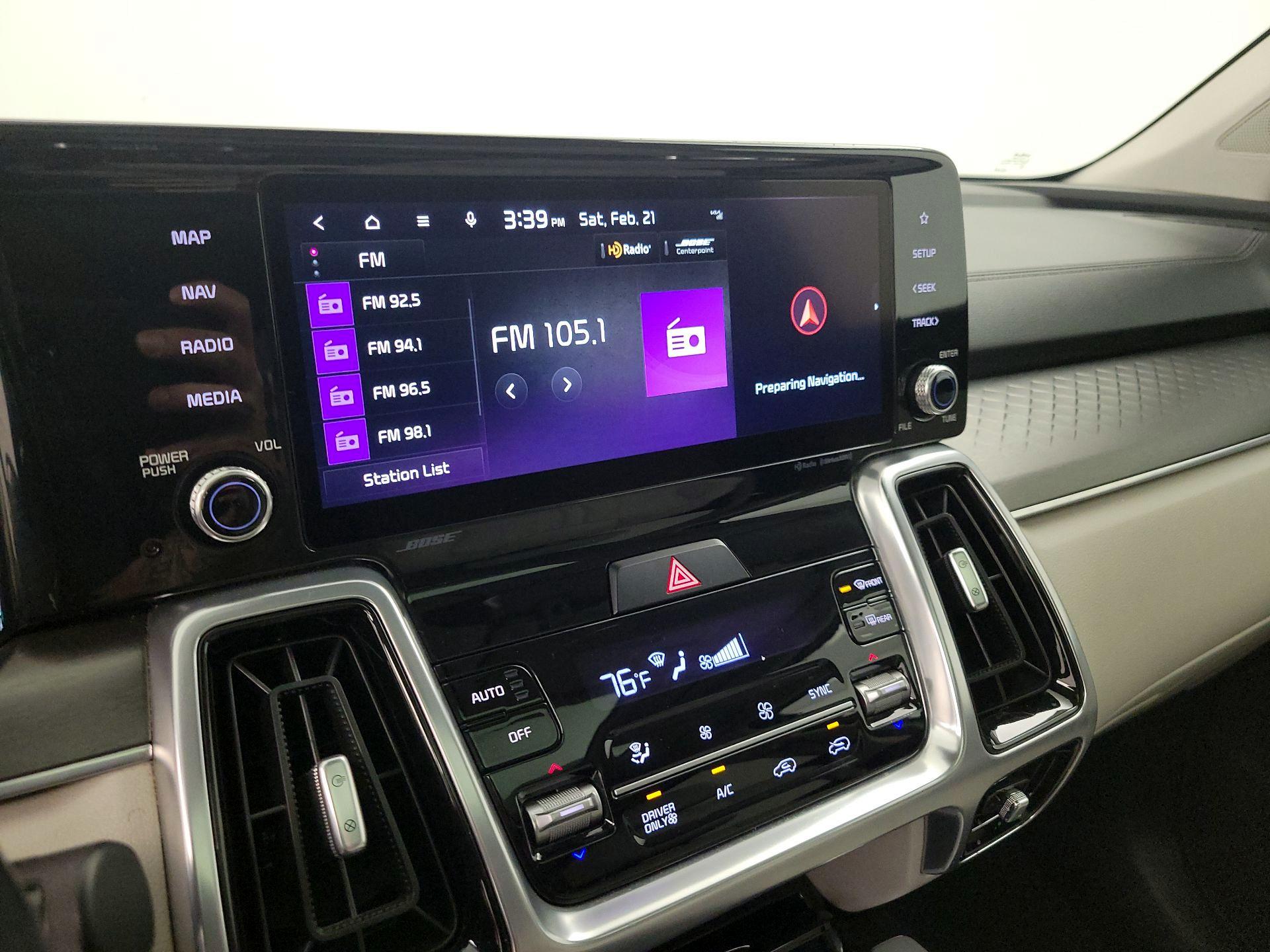 Thumbnail: 2023 Kia Sorento - 16