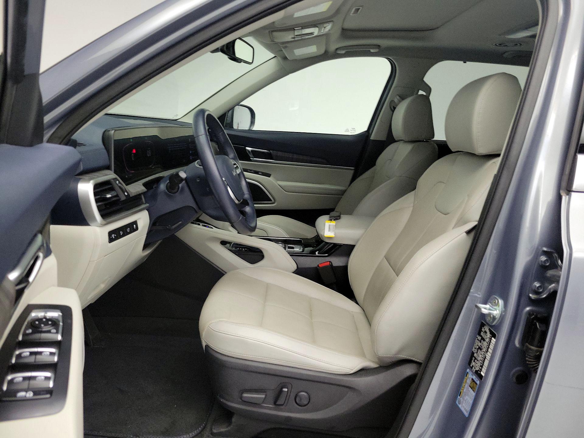 Thumbnail: 2023 Kia Telluride - 11