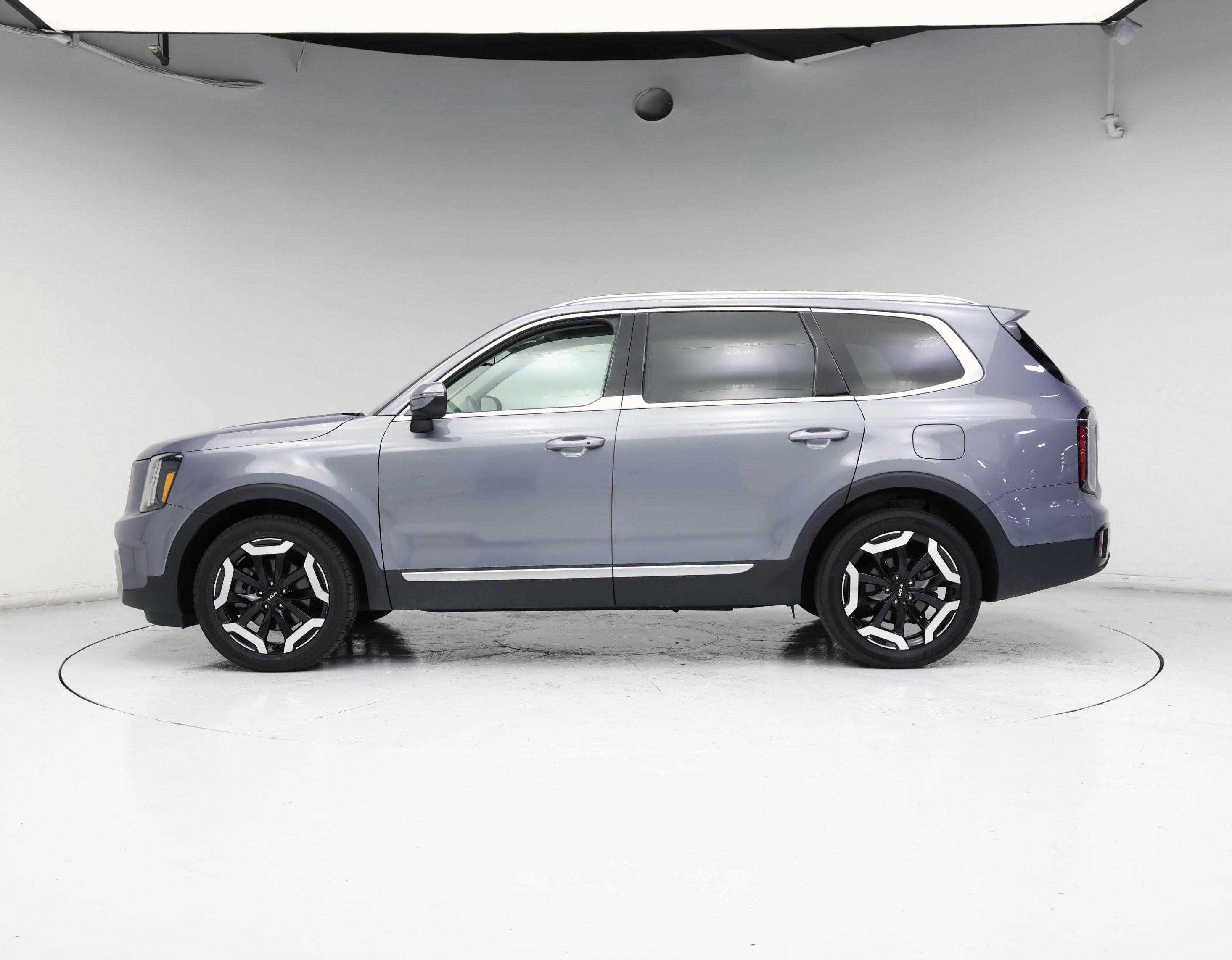 Thumbnail: 2023 Kia Telluride - 3