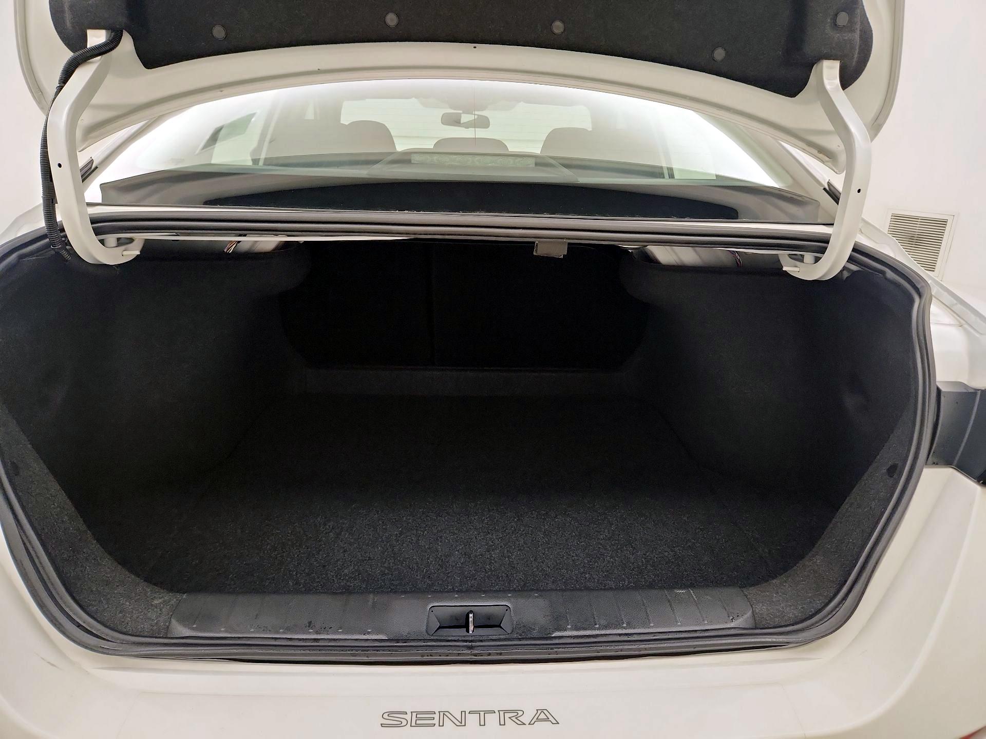 Thumbnail: 2023 Nissan Sentra - 20