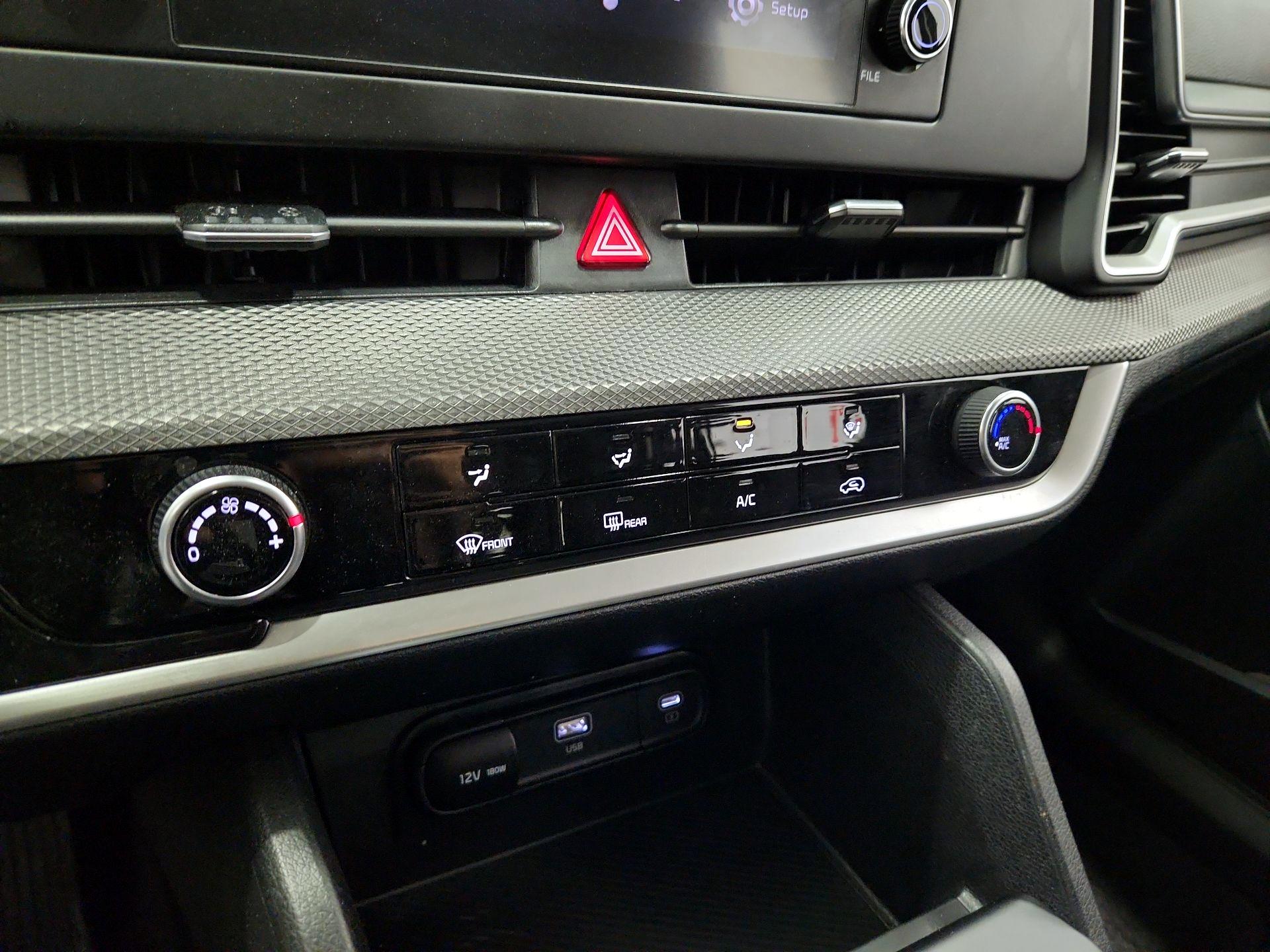 Thumbnail: 2024 Kia Sportage - 16