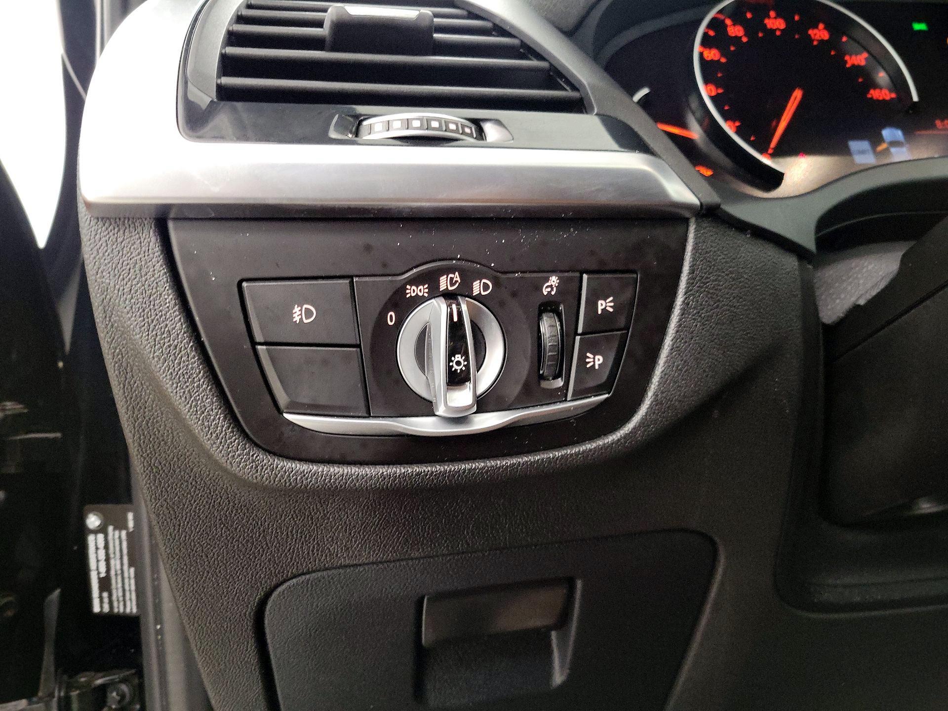 Thumbnail: 2021 BMW X3 - 13