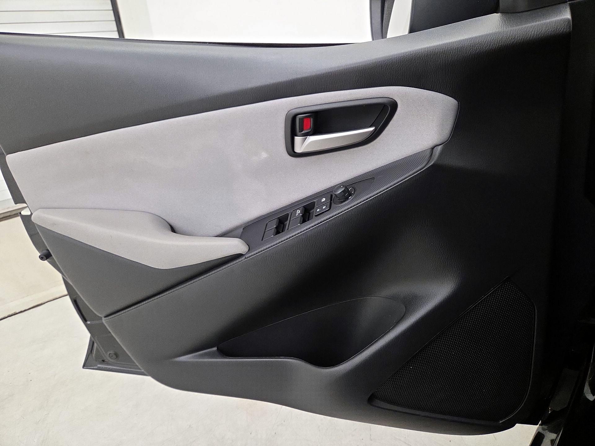 Thumbnail: 2020 Toyota Yaris - 12