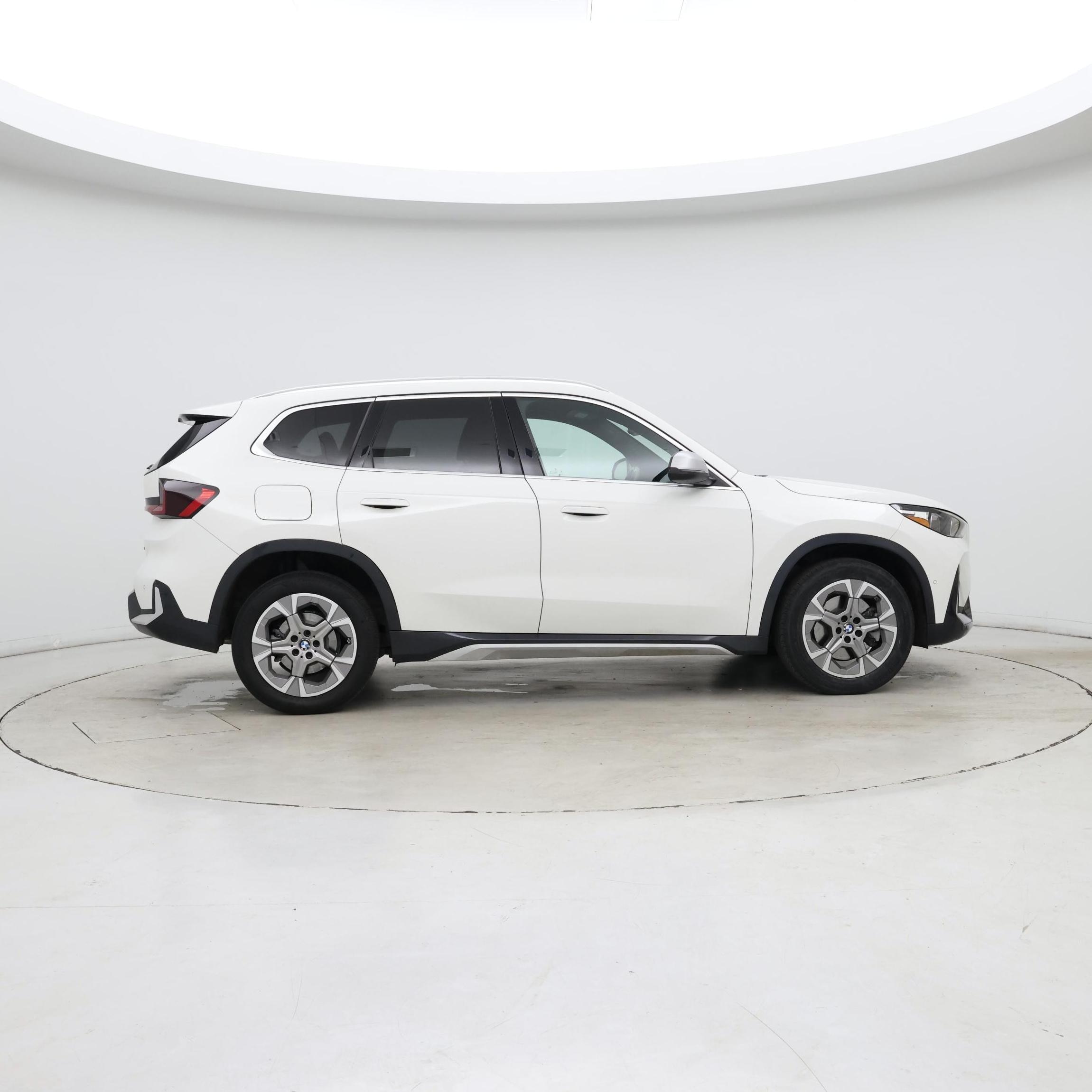 Thumbnail: 2023 BMW X1 - 7