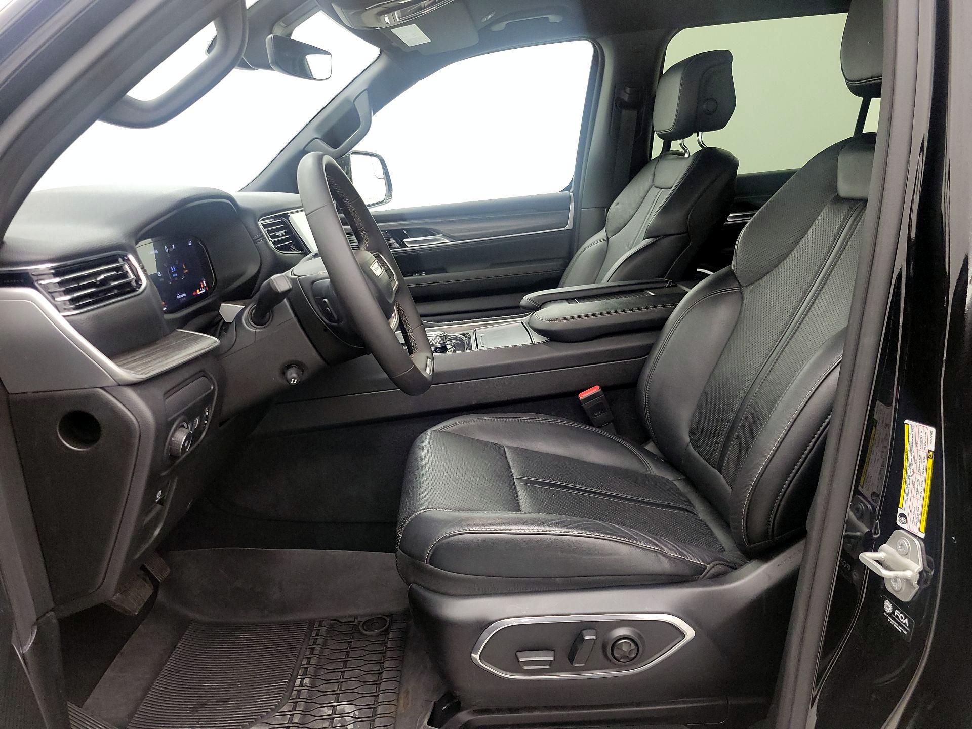 Thumbnail: 2024 Jeep Wagoneer - 11
