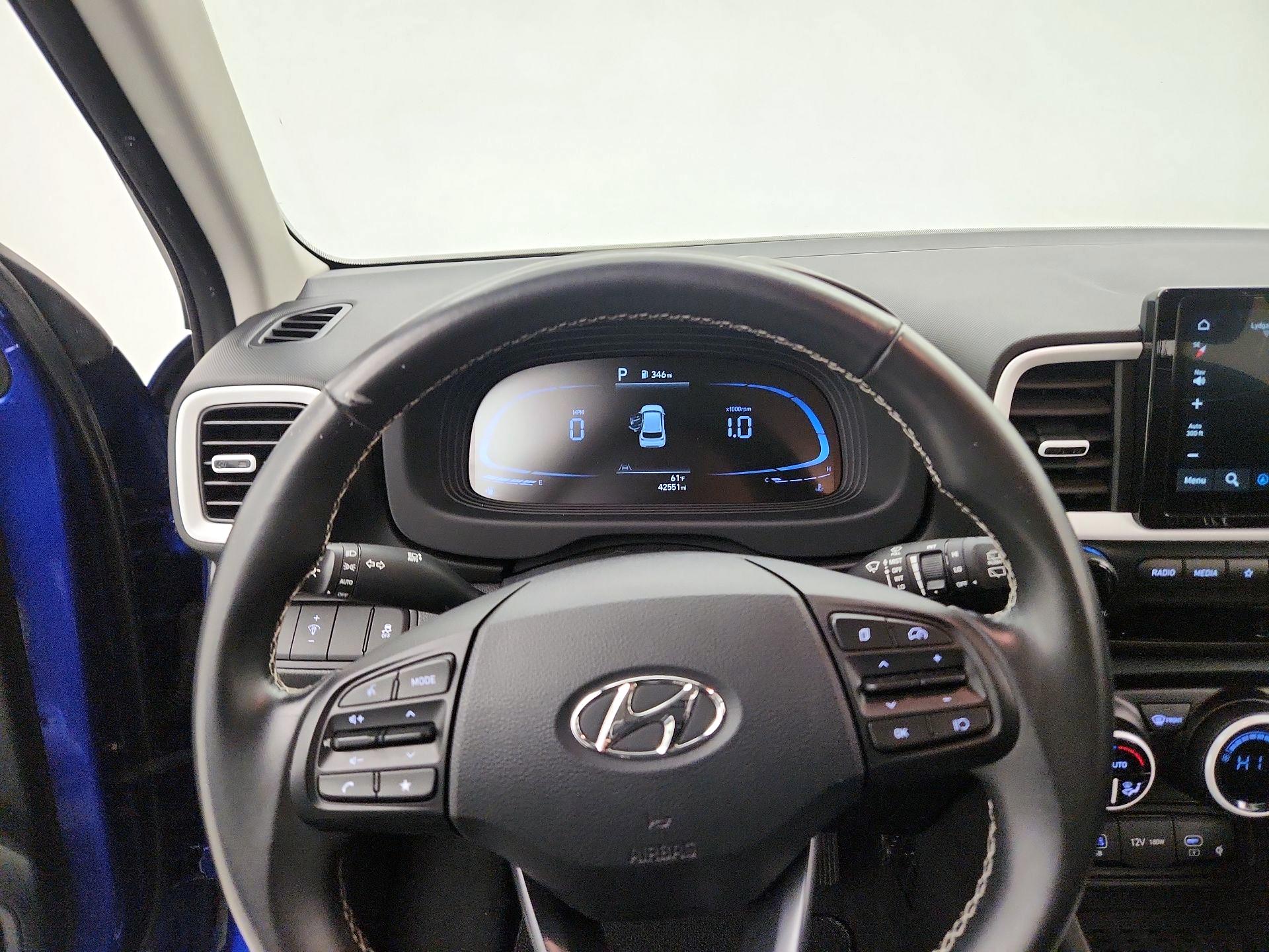 Thumbnail: 2023 Hyundai Venue - 10