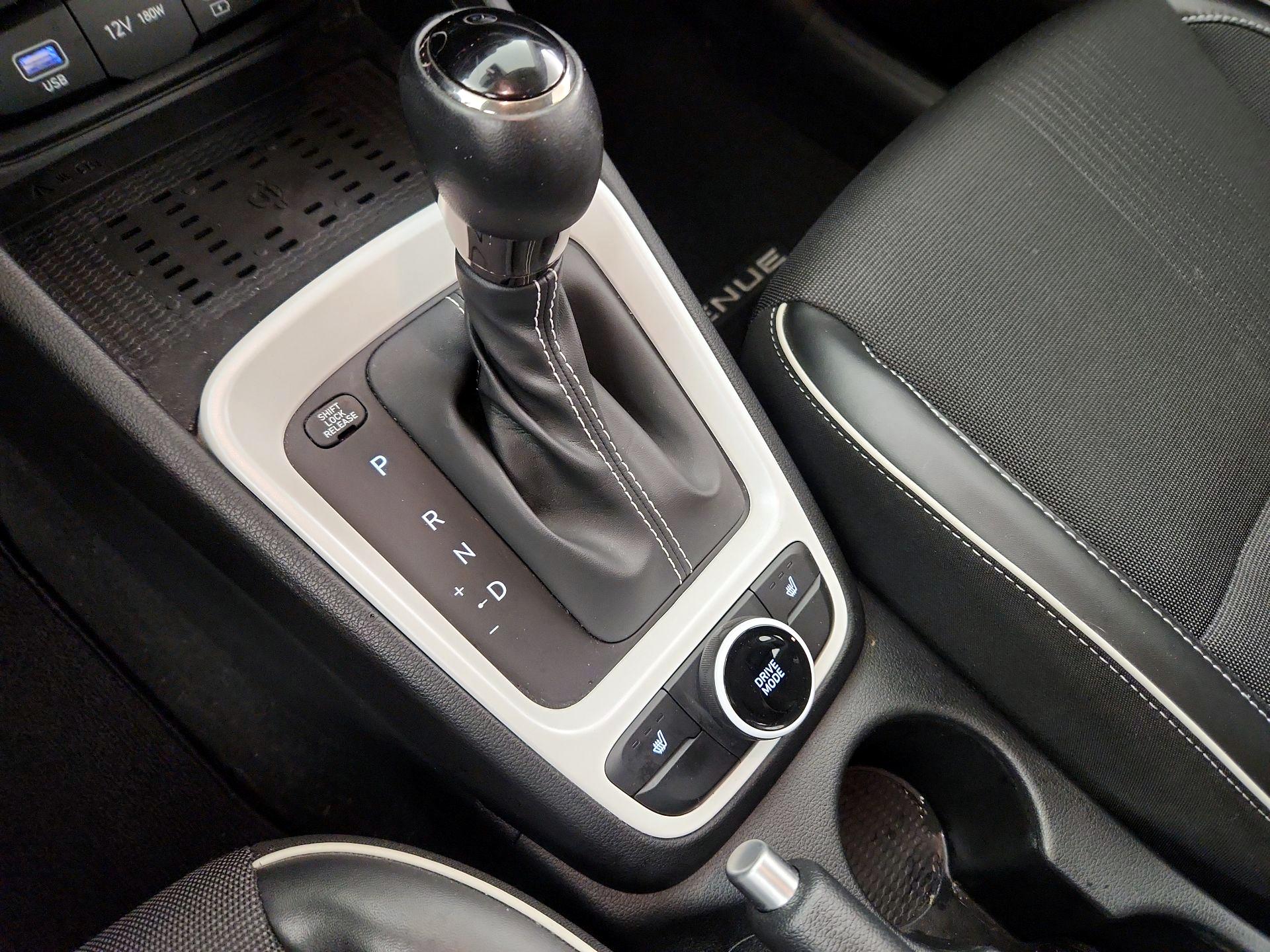 Thumbnail: 2023 Hyundai Venue - 18