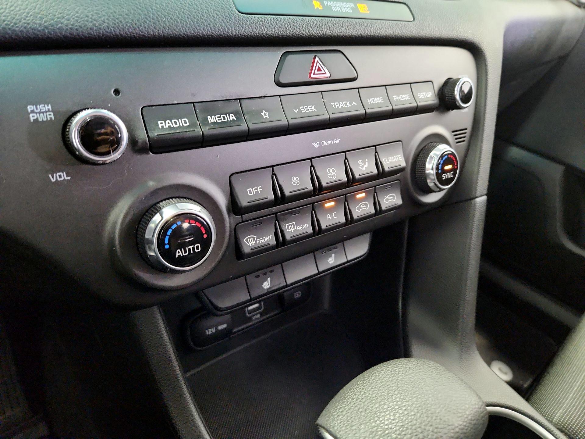 Thumbnail: 2022 Kia Sportage - 16