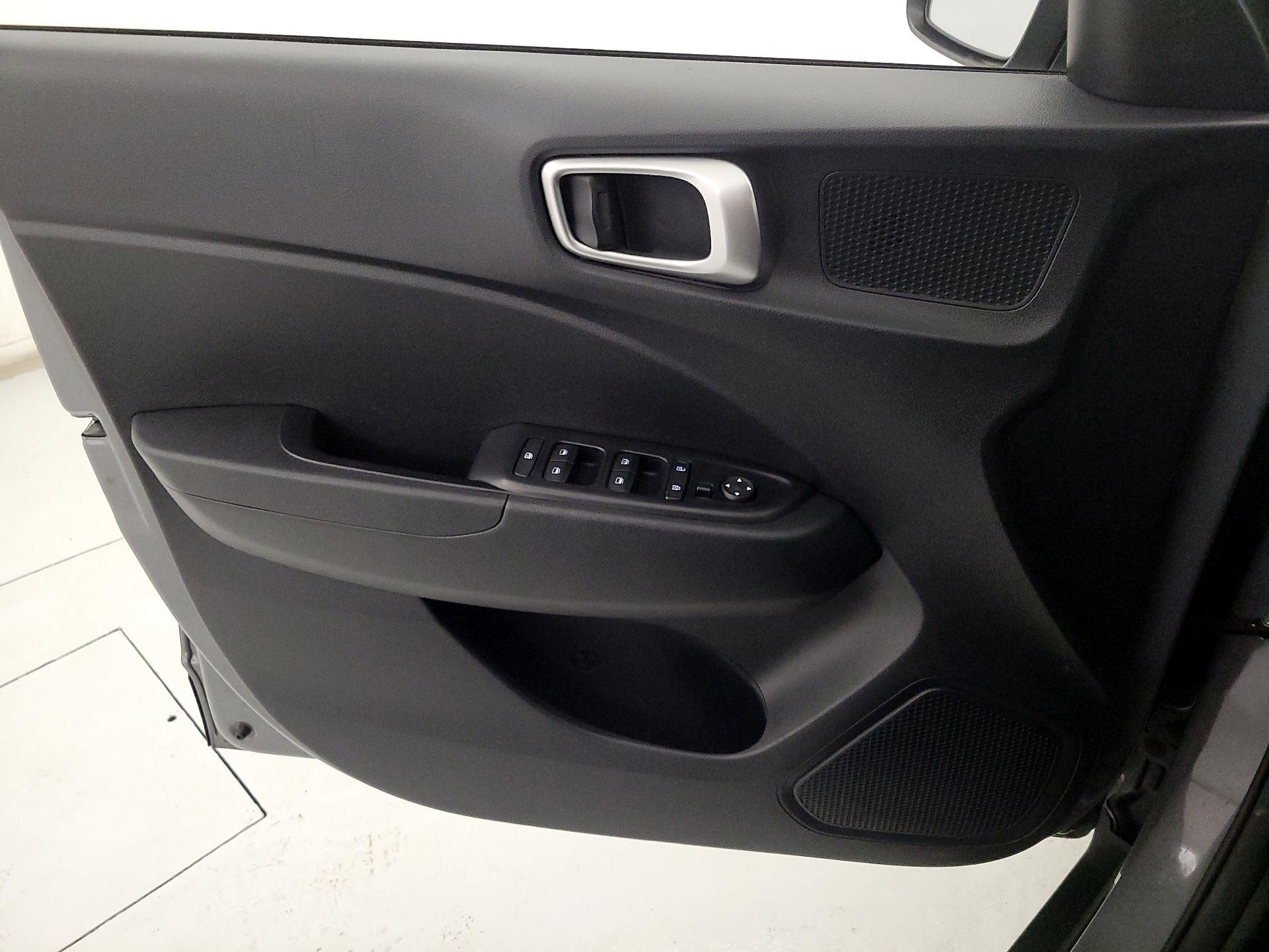 Thumbnail: 2023 Hyundai Venue - 12