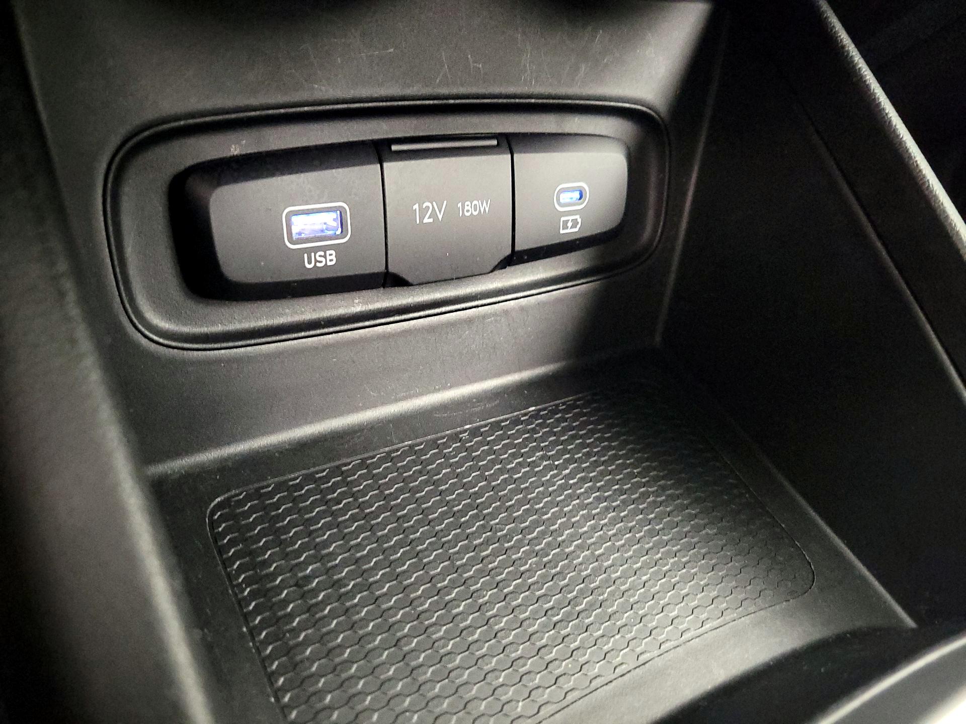 Thumbnail: 2023 Hyundai Venue - 18