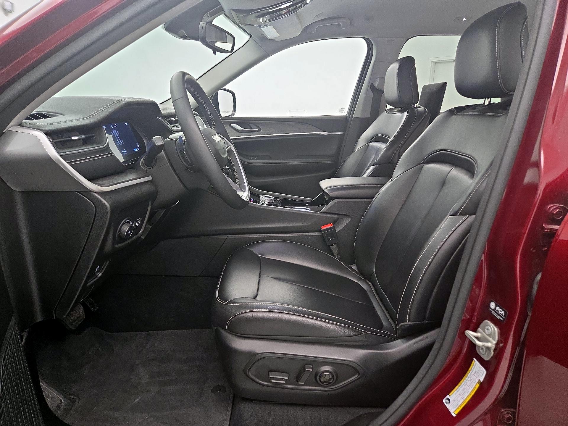 Thumbnail: 2023 Jeep Grand Cherokee - 11