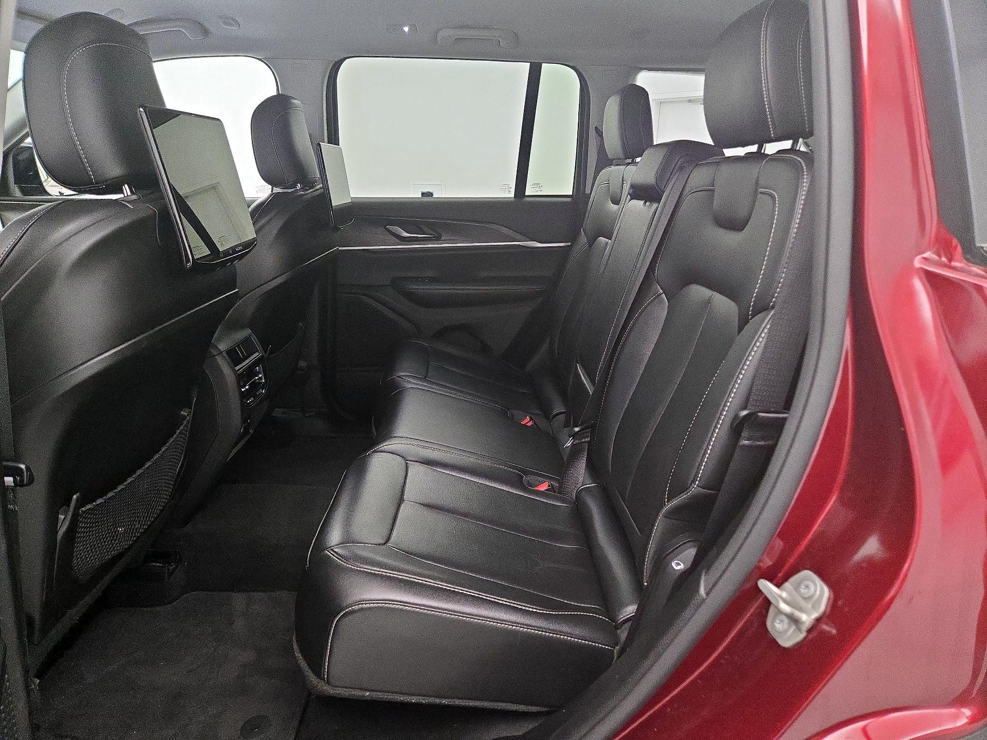 Thumbnail: 2023 Jeep Grand Cherokee - 20