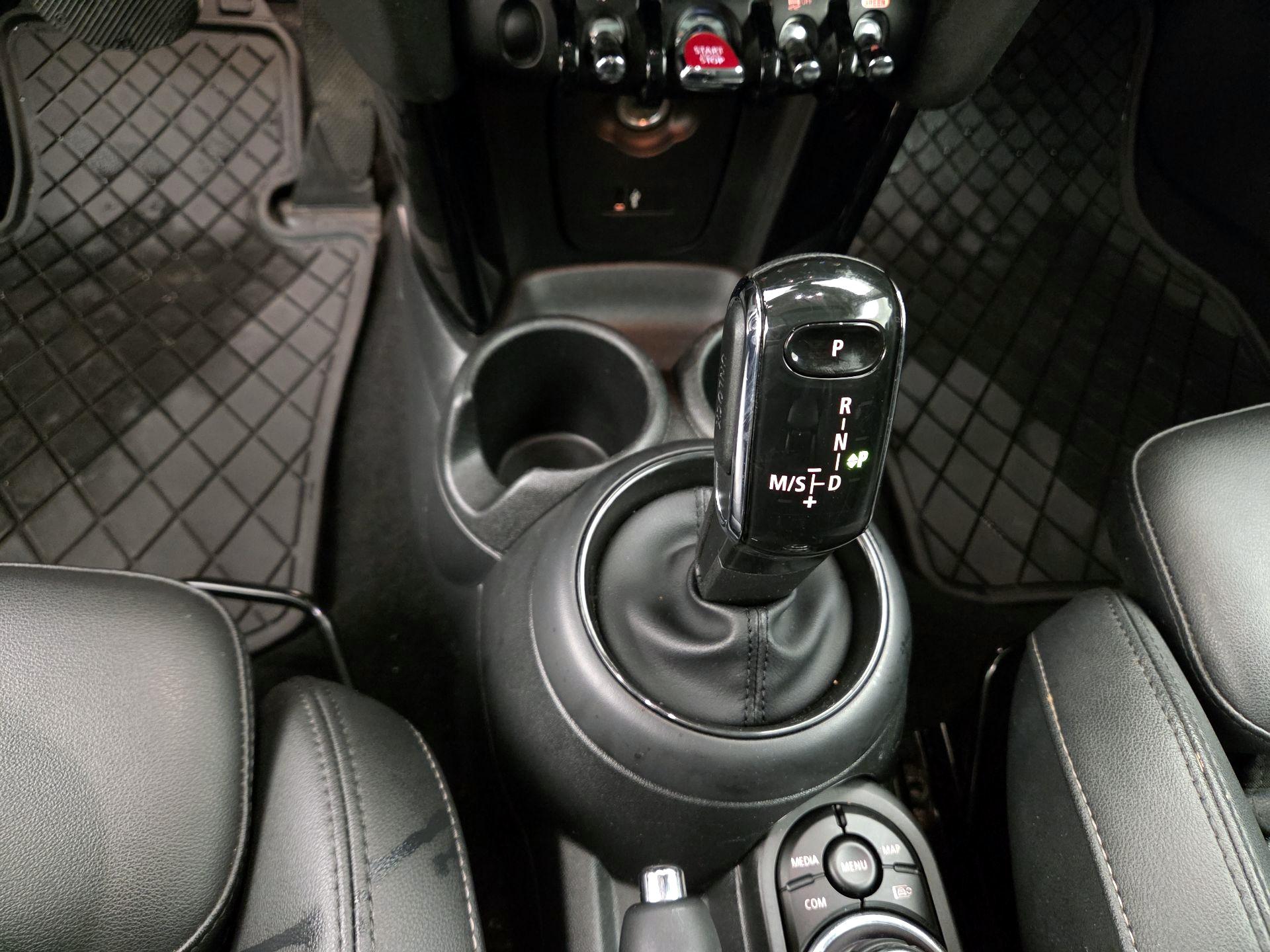 Thumbnail: 2023 MINI Cooper Hardtop - 17