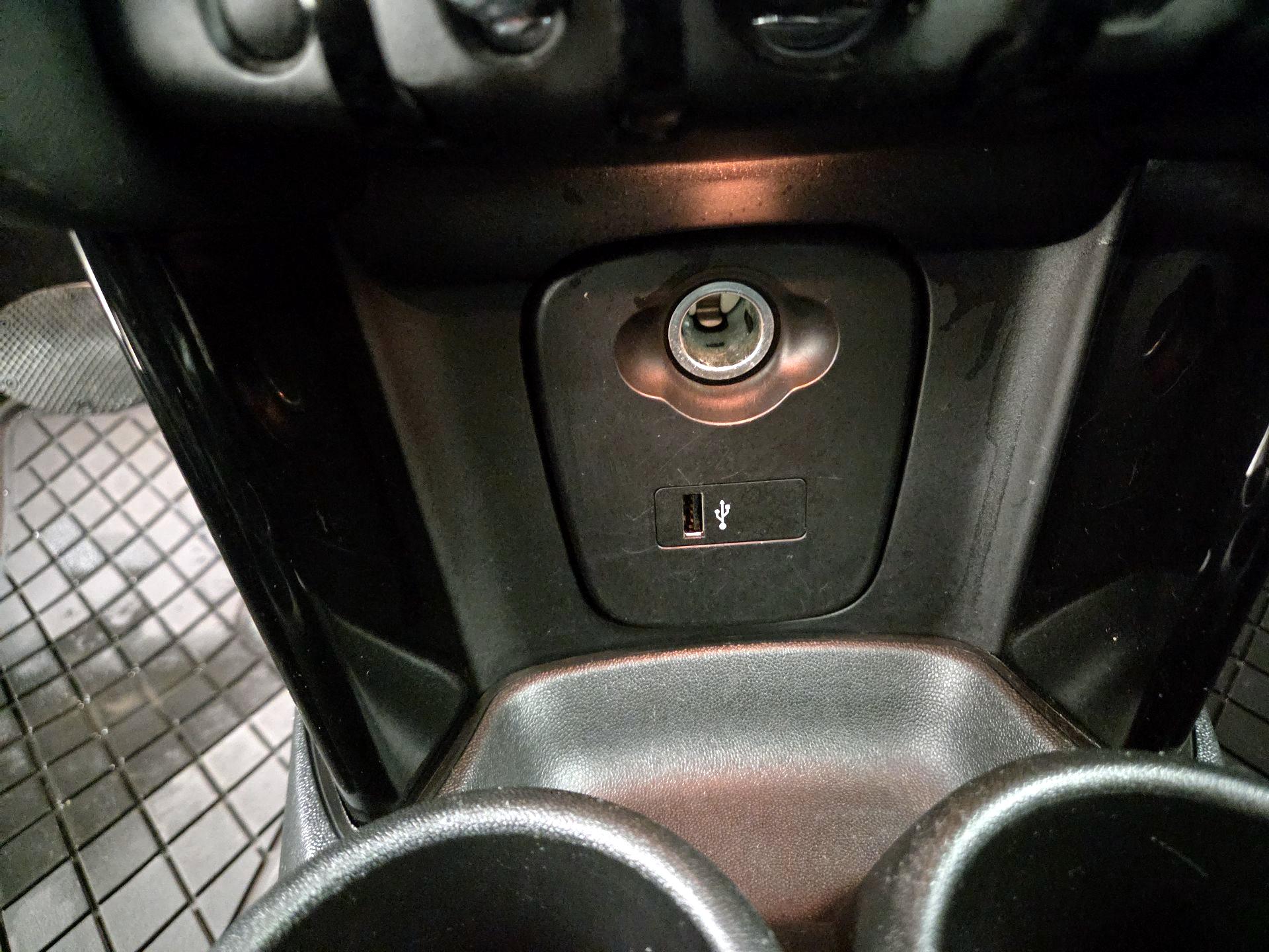 Thumbnail: 2023 MINI Cooper Hardtop - 18