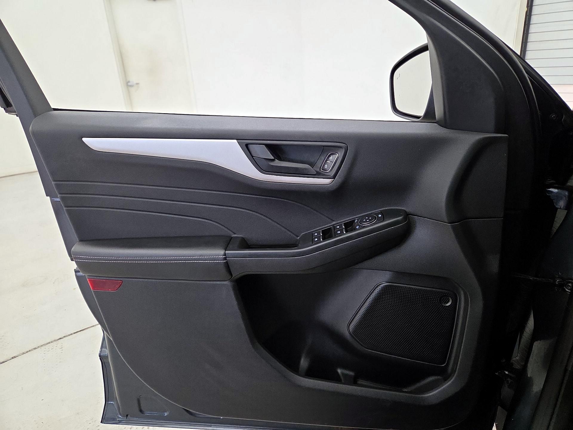 Thumbnail: 2022 Ford Escape - 12