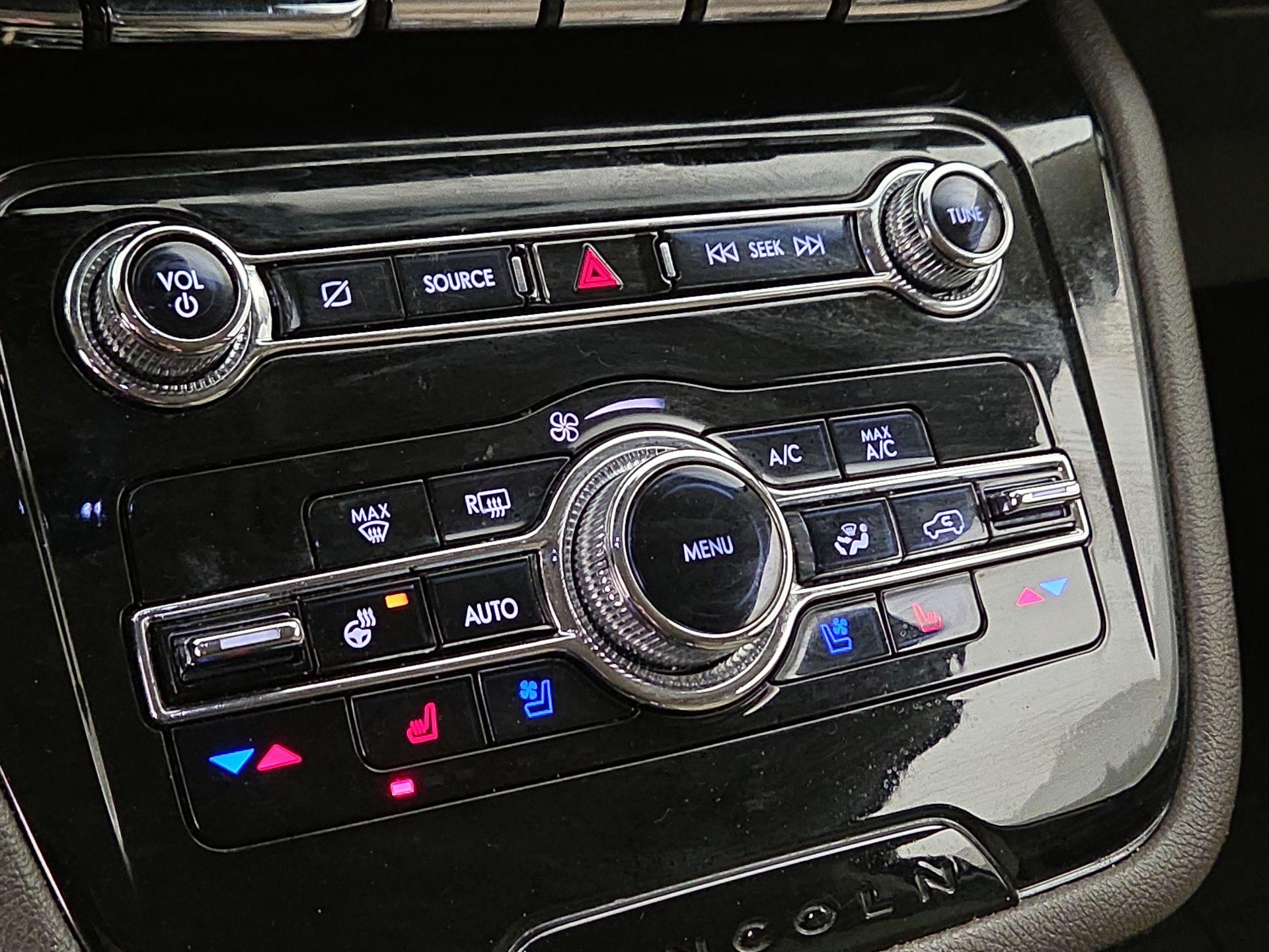 Thumbnail: 2022 Lincoln Corsair - 17