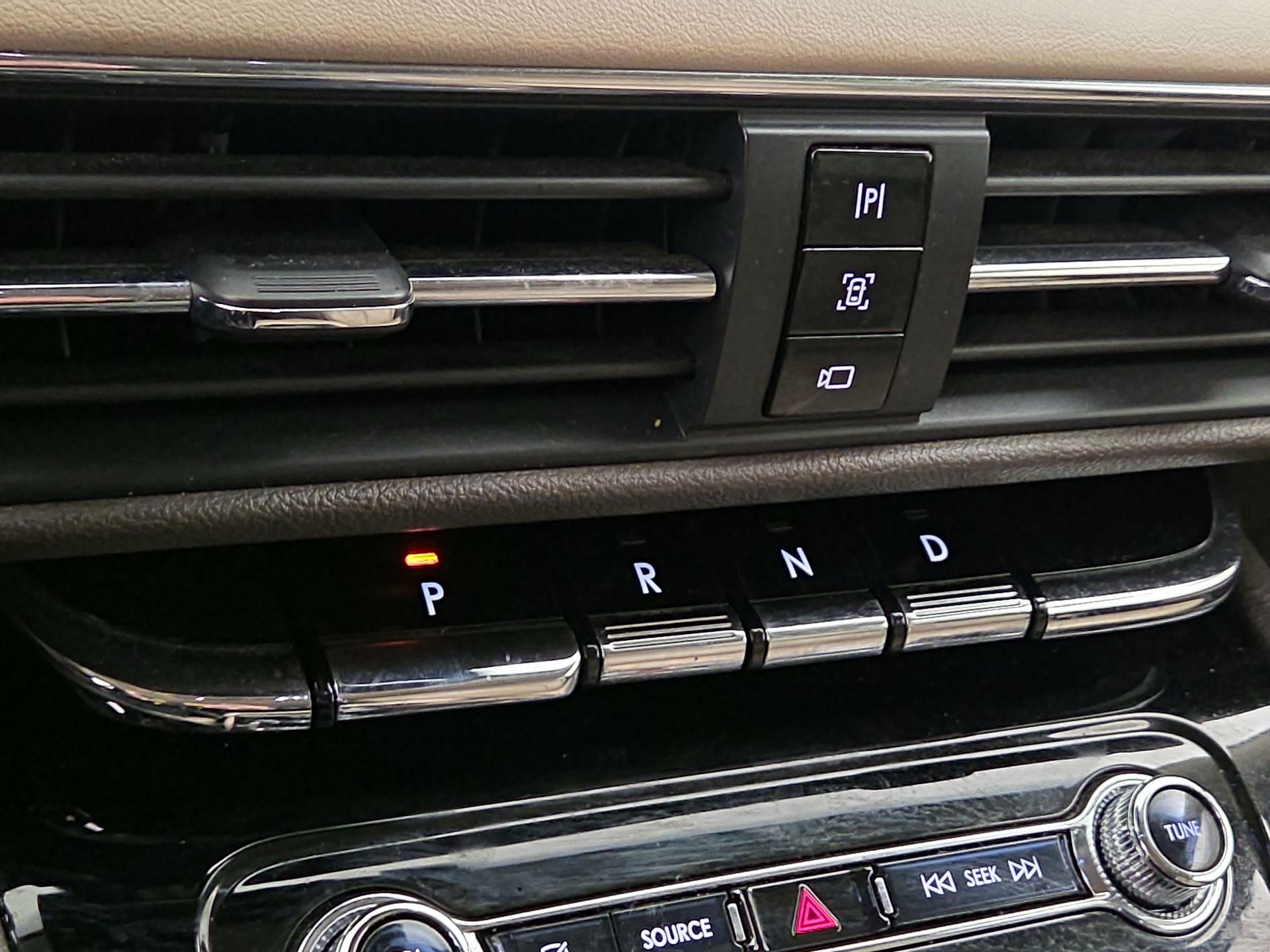 Thumbnail: 2022 Lincoln Corsair - 18