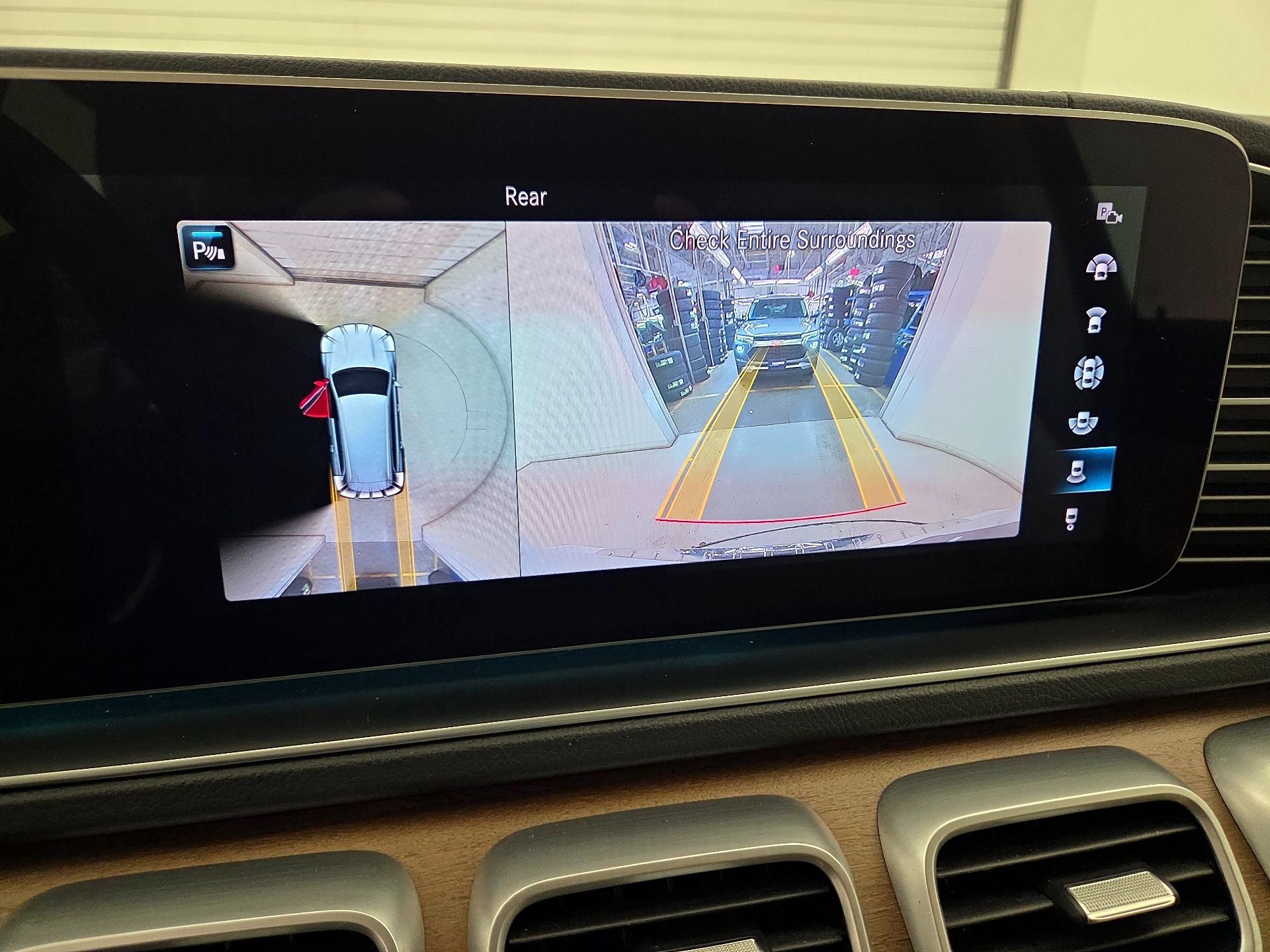 Thumbnail: 2021 Mercedes-Benz GLS - 14