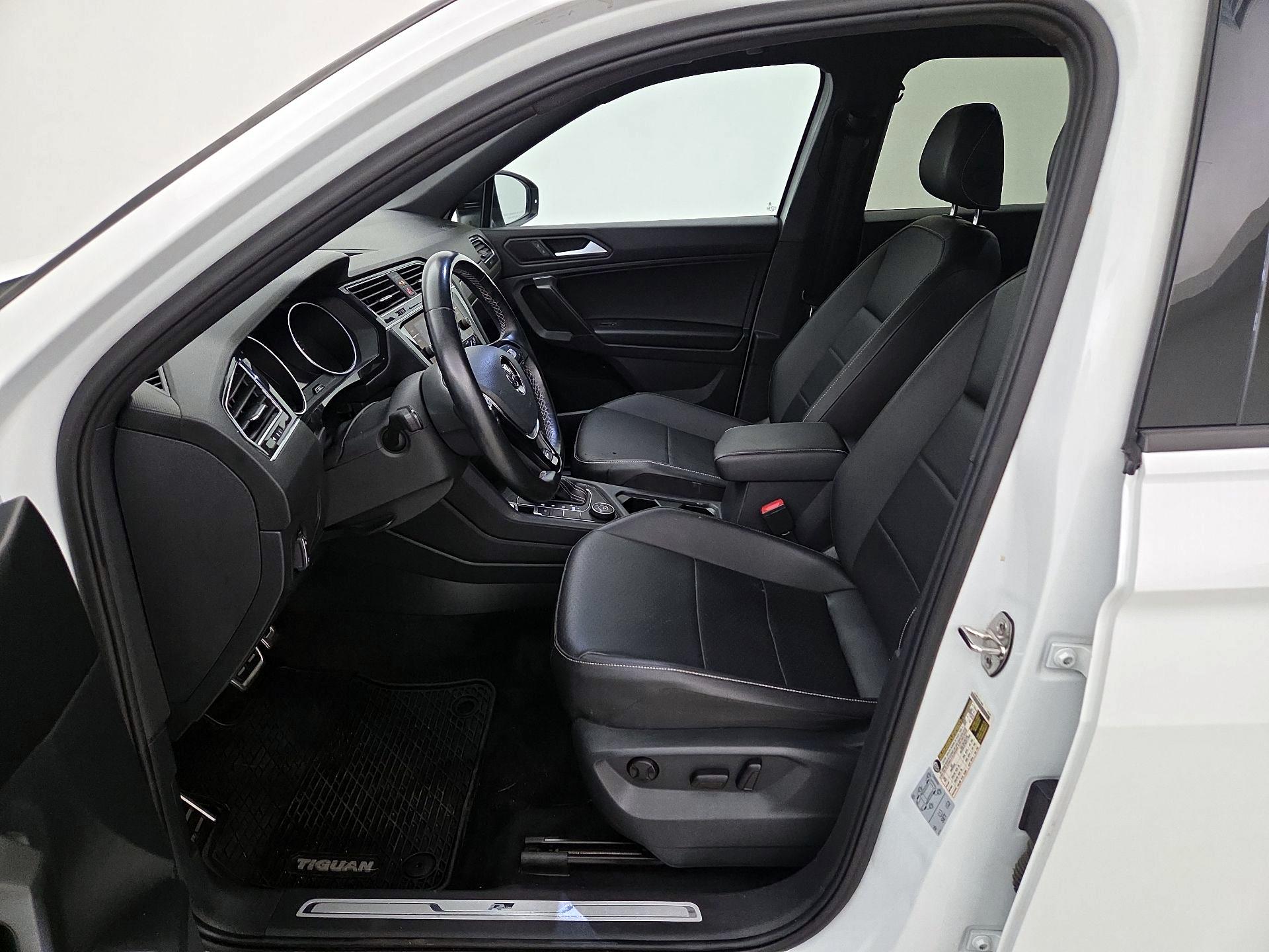 Thumbnail: 2021 Volkswagen Tiguan - 11