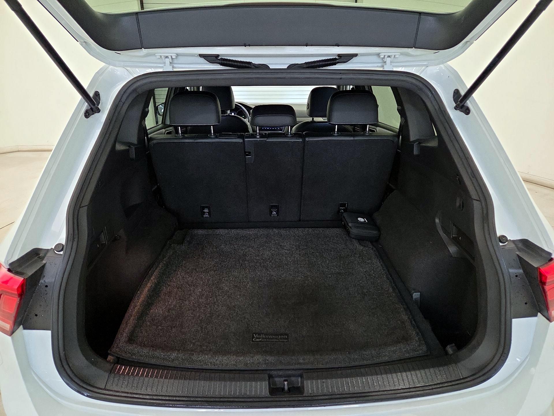 Thumbnail: 2021 Volkswagen Tiguan - 20