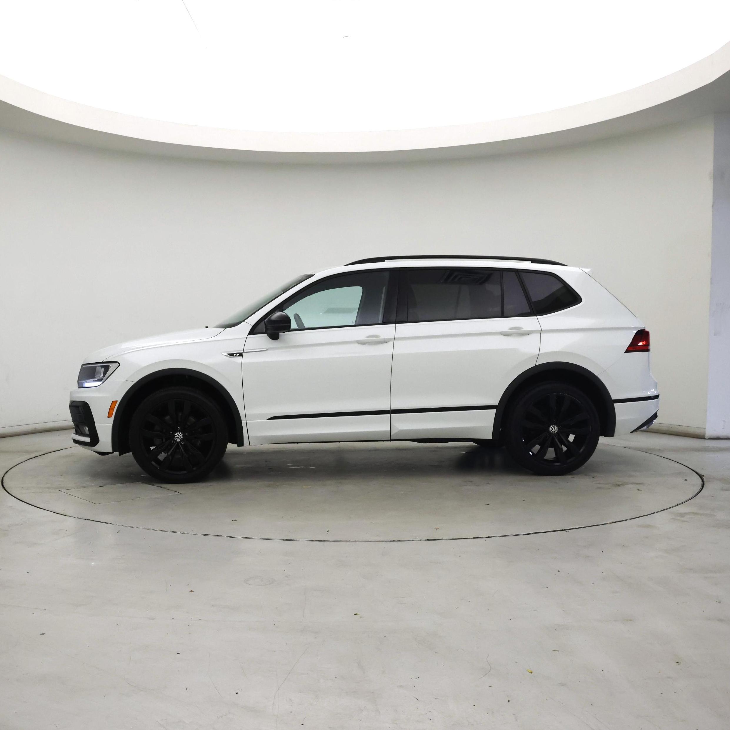 Thumbnail: 2021 Volkswagen Tiguan - 3