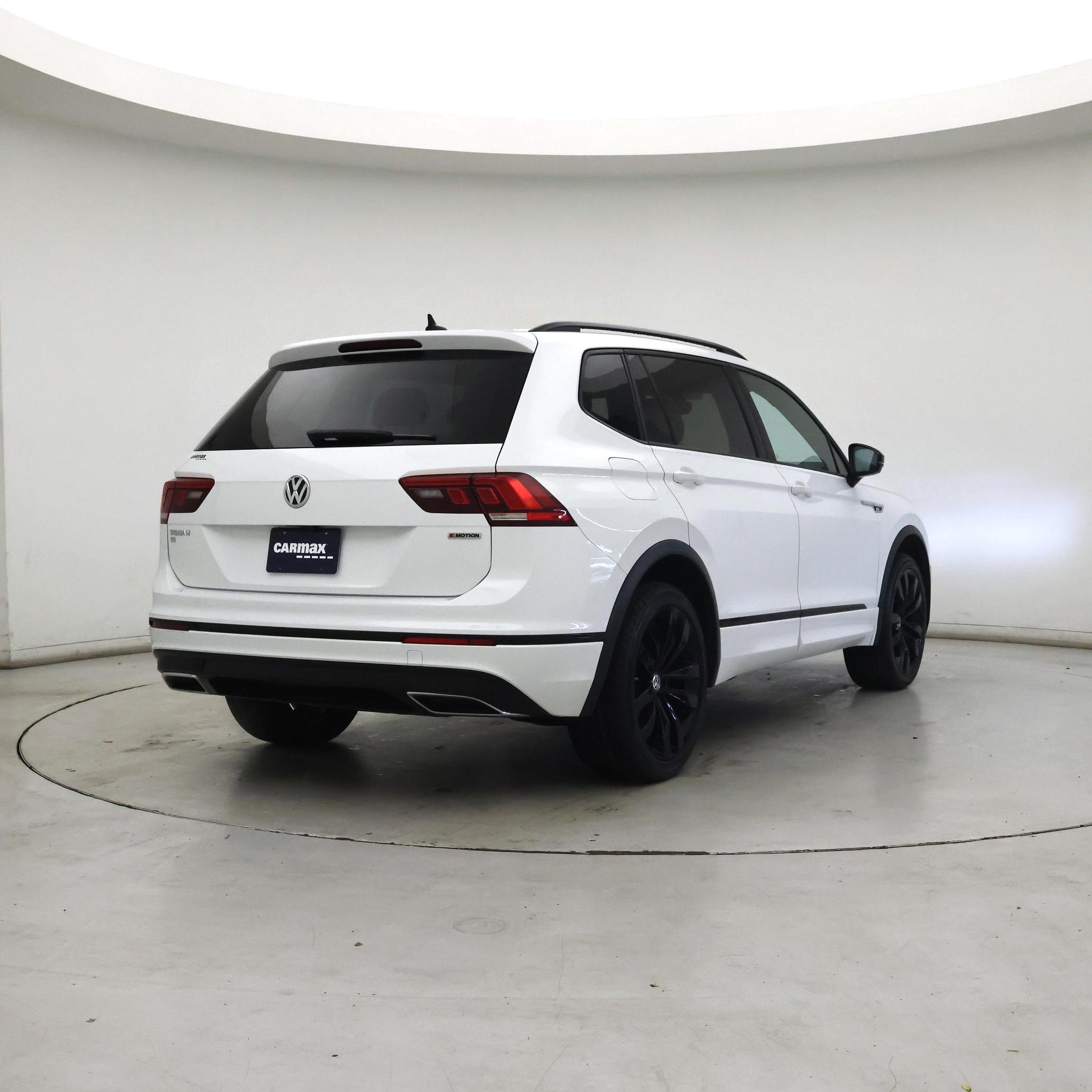 Thumbnail: 2021 Volkswagen Tiguan - 8