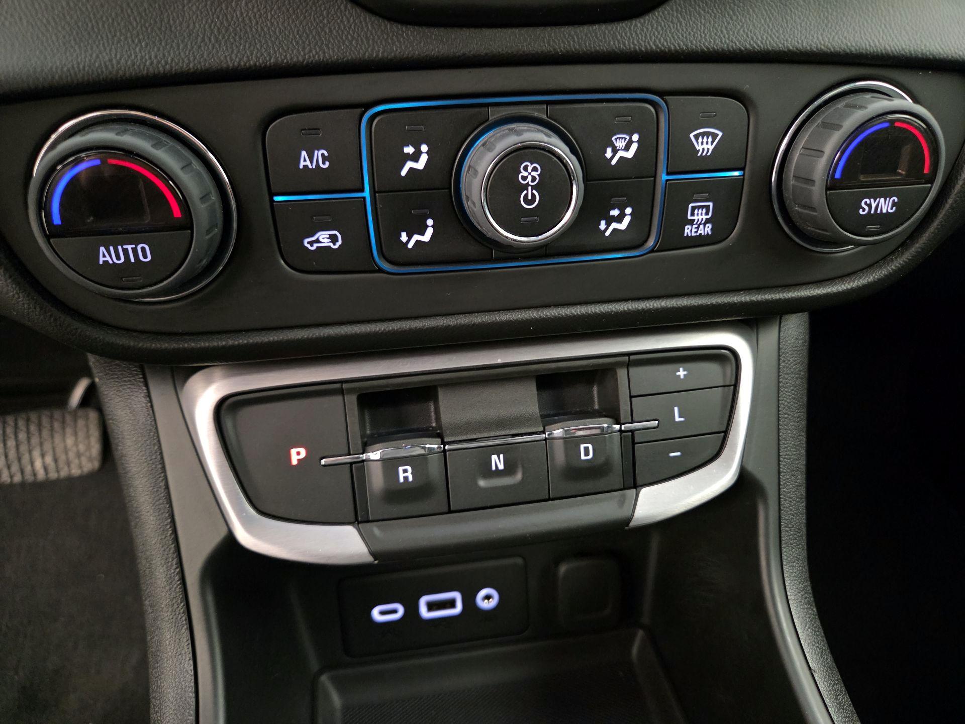 Thumbnail: 2022 GMC Terrain - 16