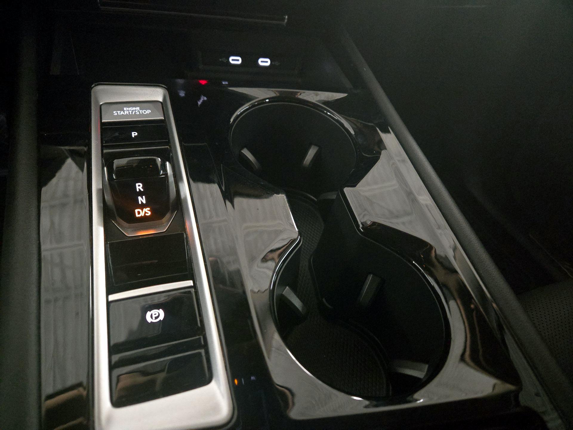 Thumbnail: 2024 Volkswagen Atlas - 16