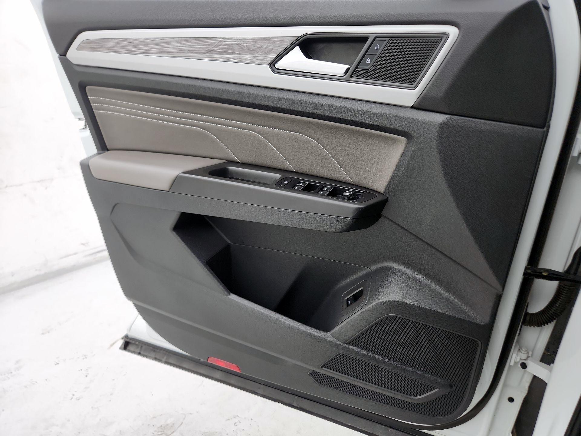 Thumbnail: 2023 Volkswagen Atlas - 12