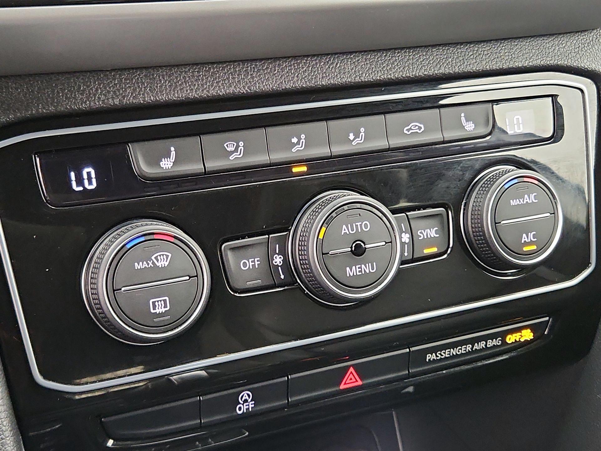 Thumbnail: 2023 Volkswagen Atlas - 16