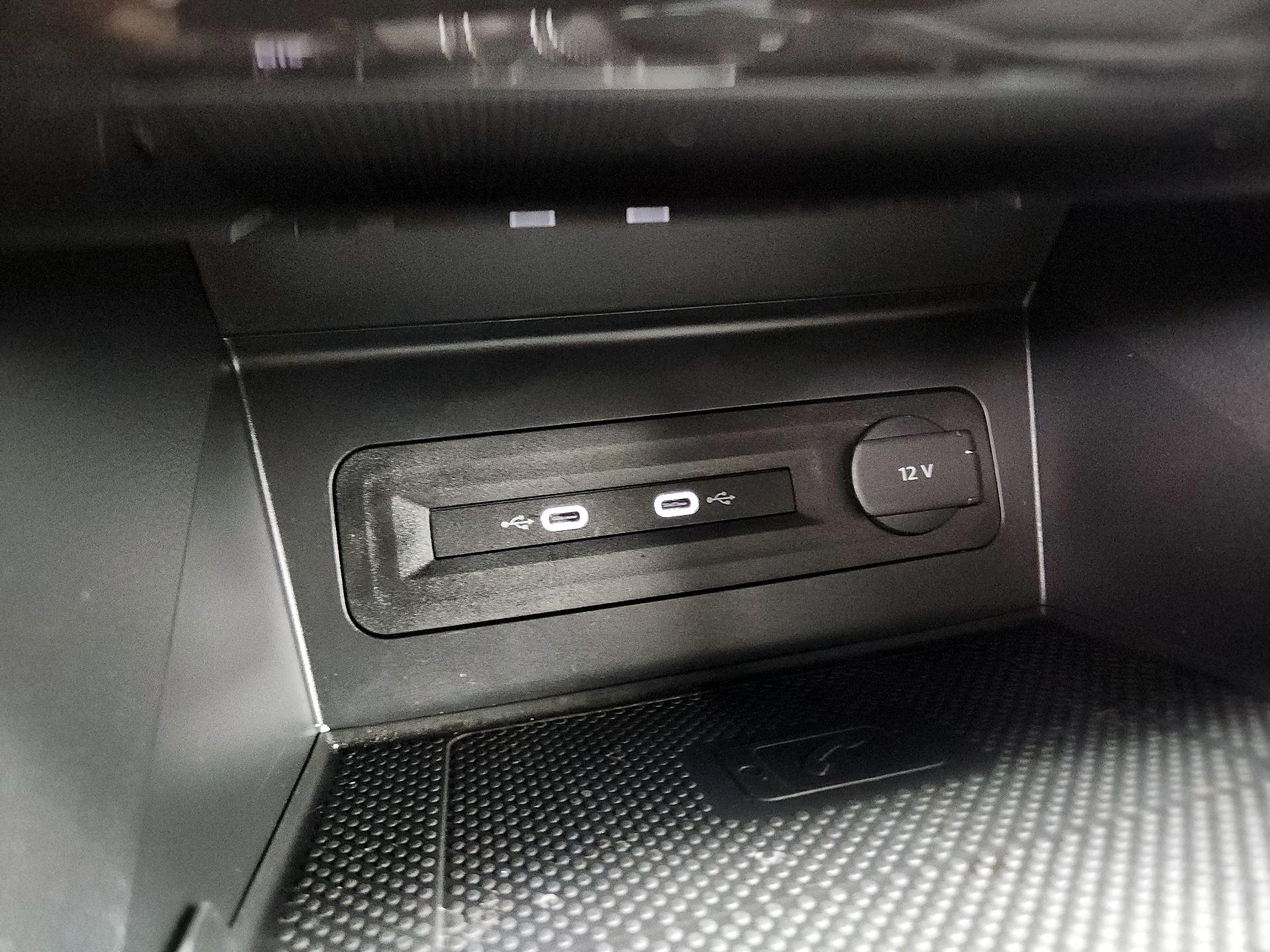 Thumbnail: 2023 Volkswagen Atlas - 18