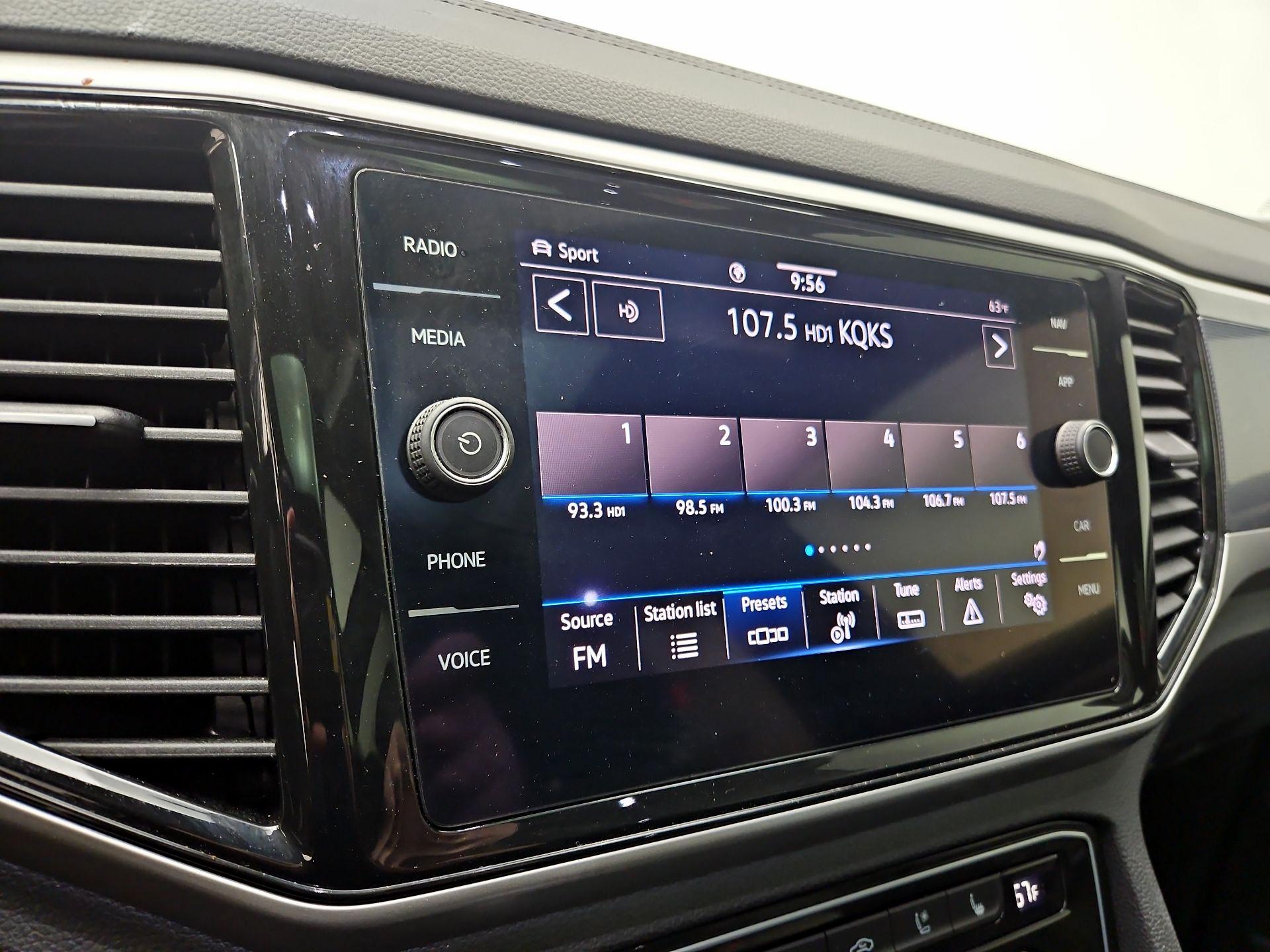 Thumbnail: 2021 Volkswagen Atlas - 16