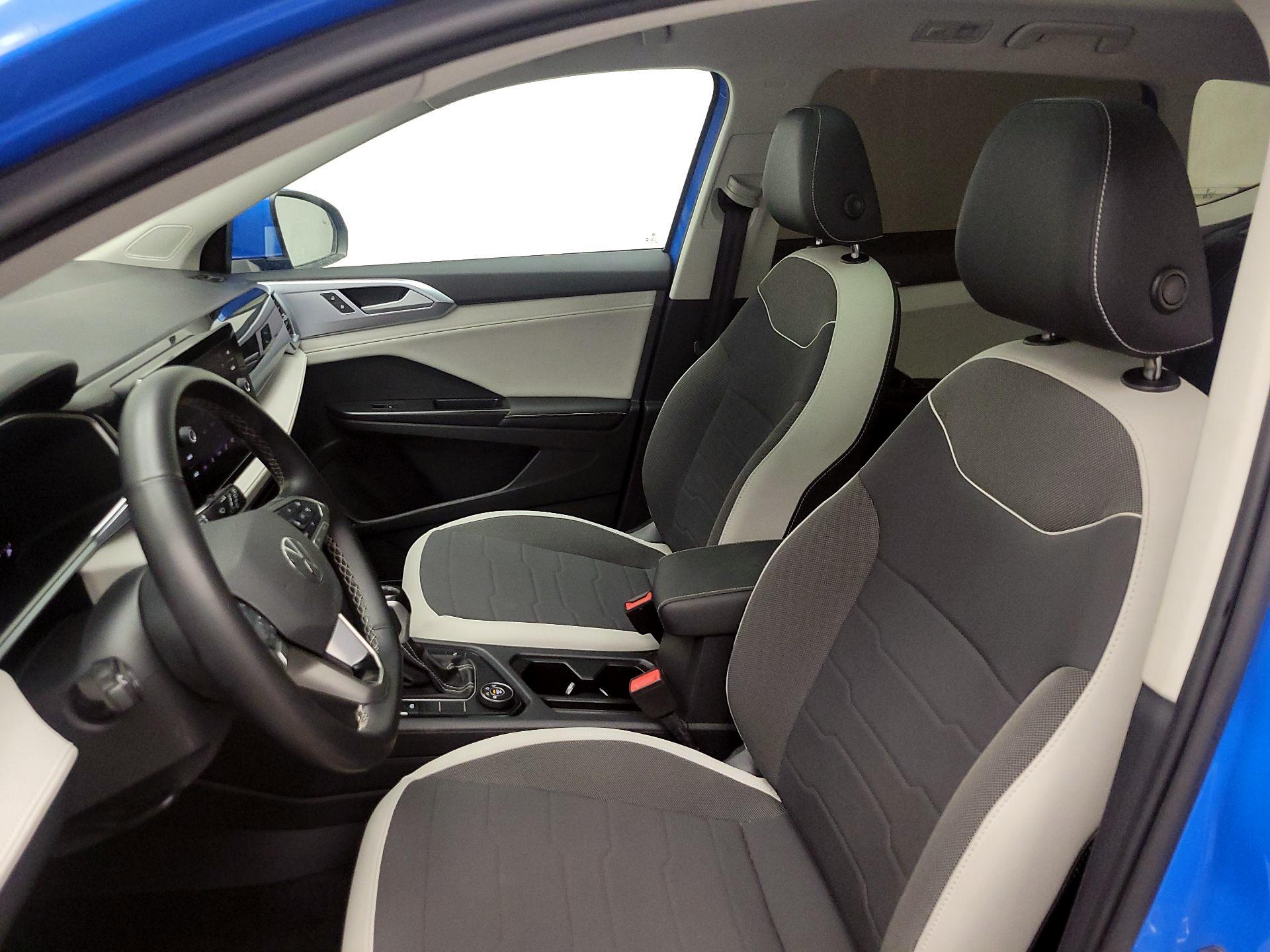 Thumbnail: 2025 Volkswagen Taos - 11