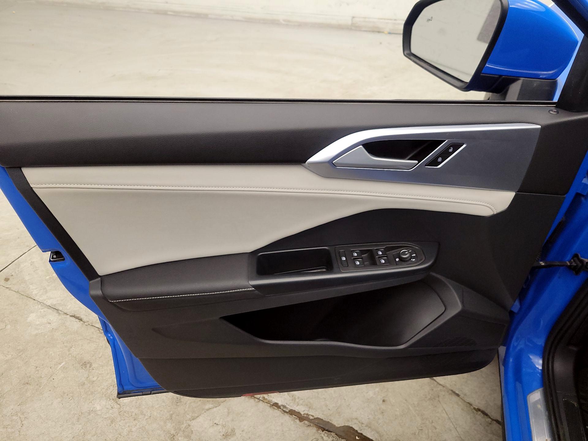 Thumbnail: 2025 Volkswagen Taos - 12