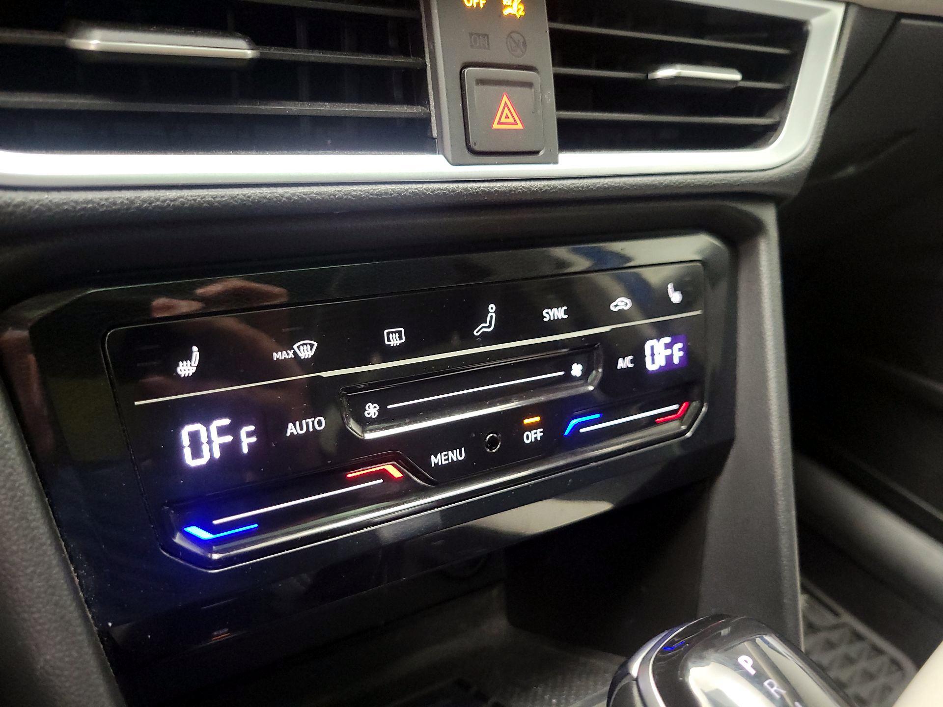 Thumbnail: 2025 Volkswagen Taos - 16