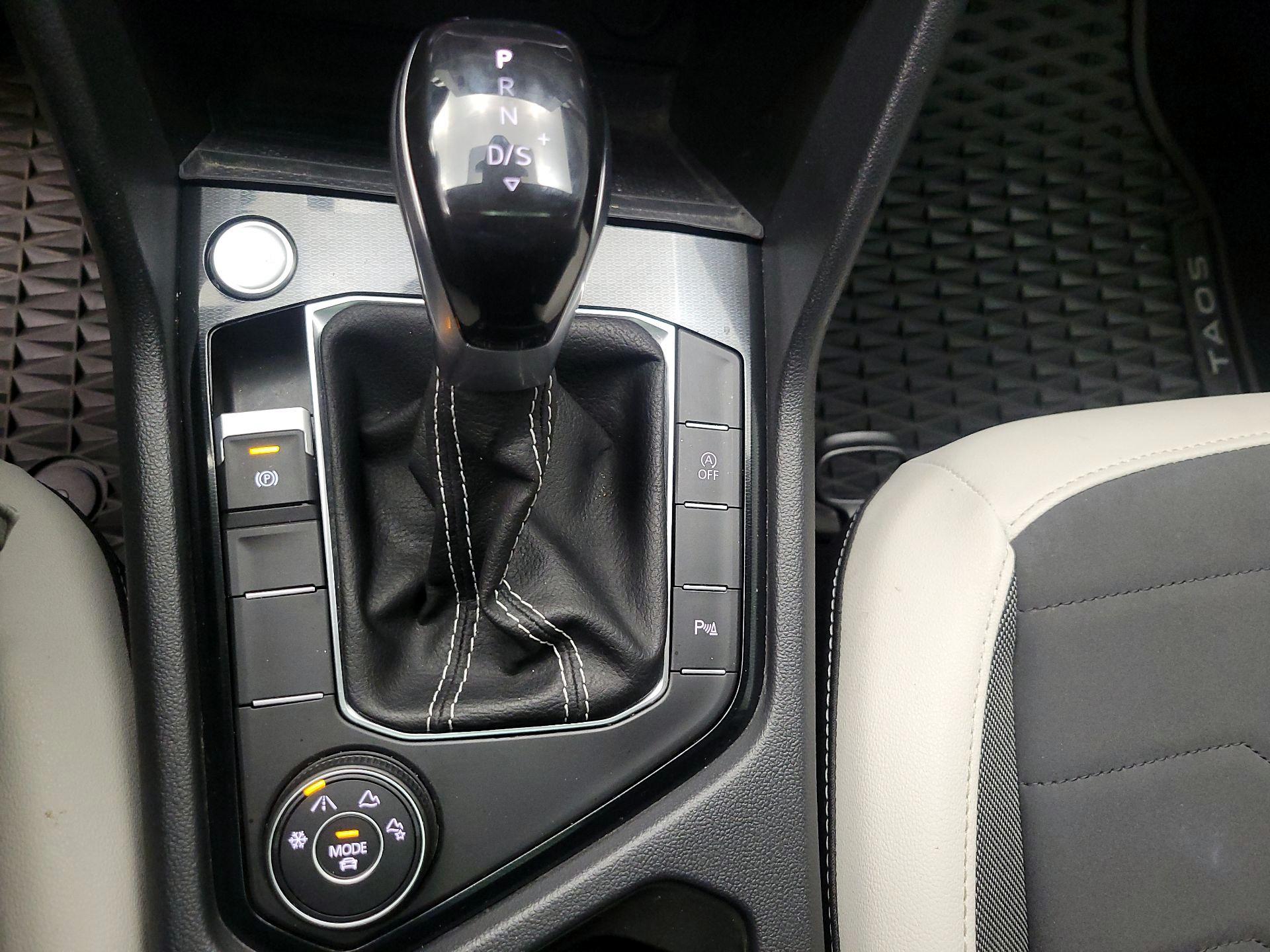 Thumbnail: 2025 Volkswagen Taos - 17