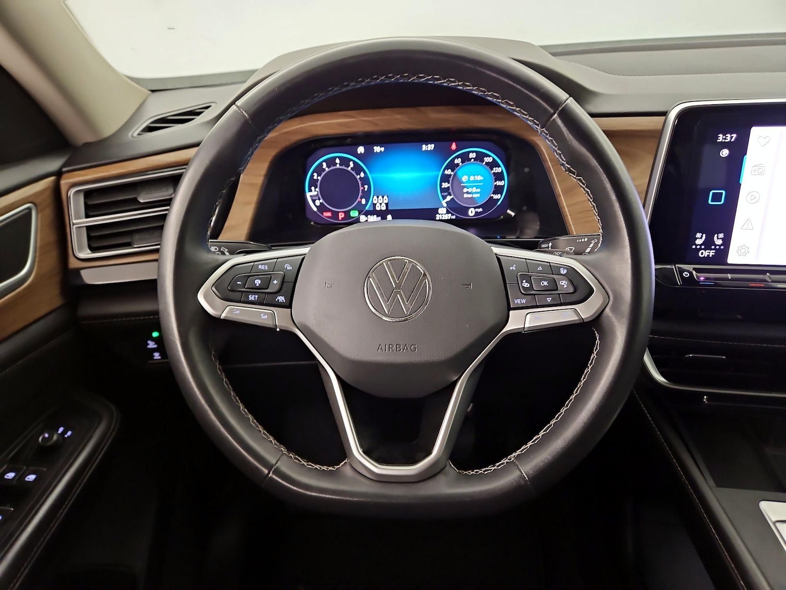 2024 Volkswagen Atlas SE - Photo 11
