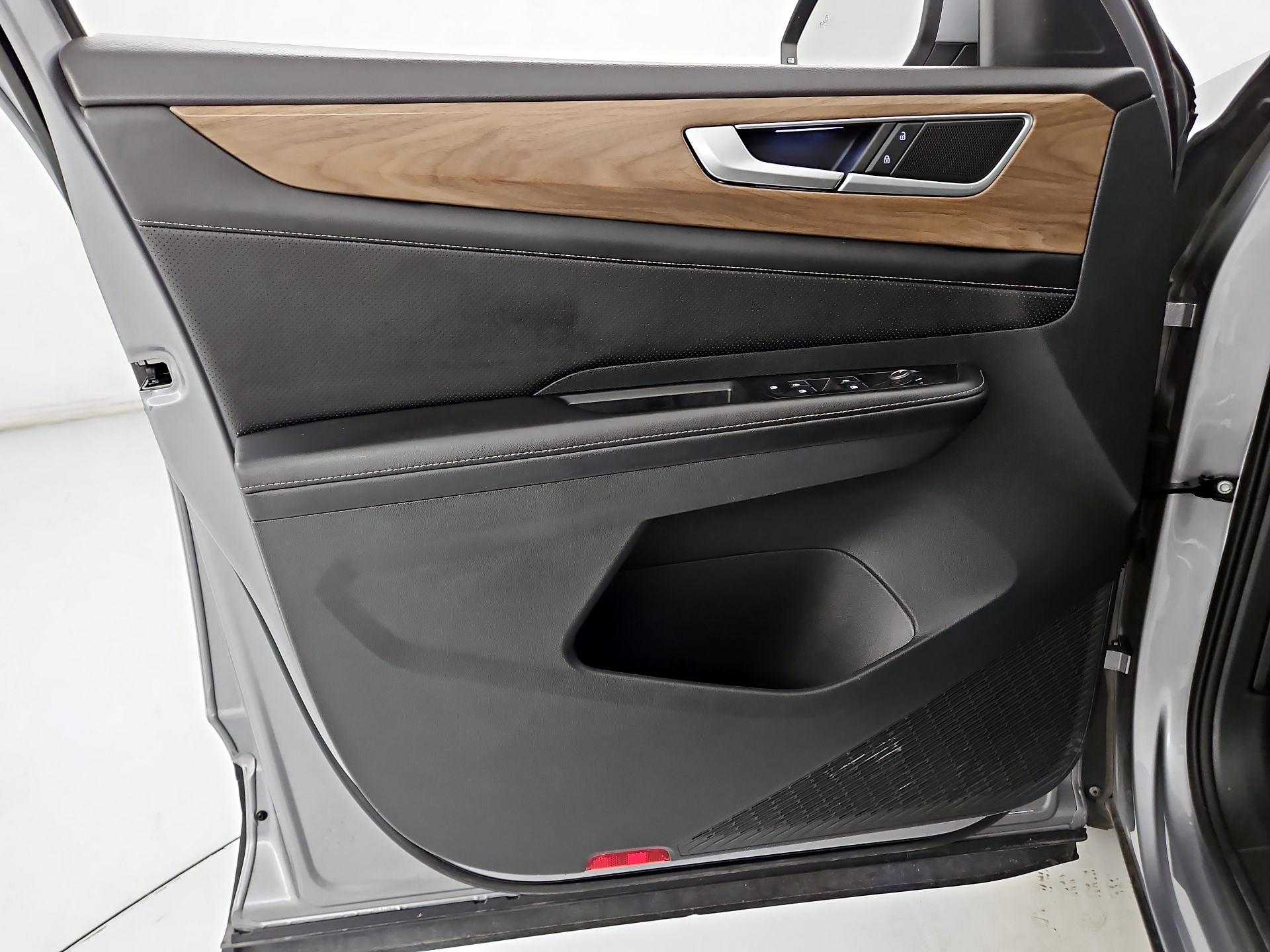 Thumbnail: 2024 Volkswagen Atlas - 12